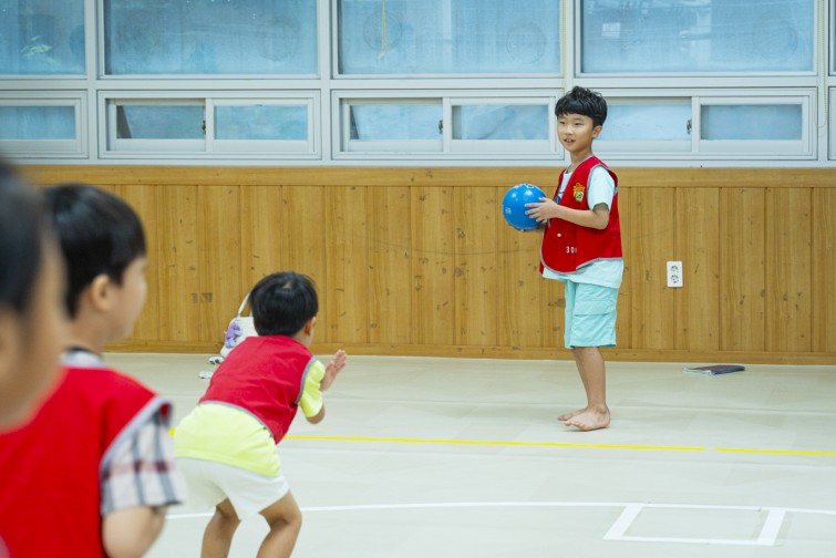 YTo1ODp7czo4OiJGaWxlTmFtZSI7czo0MDoiNWJmNTEzN2ItMjBiOC00Yzk0LTg1ZWQtODFkNGU1ZTEzNWQwLmpwZyI7czoxMjoiRmlsZURhdGVUaW1lIjtpOjE3NTc4MjAxNzU7czo4OiJGaWxlU2l6ZSI7aTo4NDE4OTY7czo4OiJGaWxlVHlwZSI7aToyO3M6ODoiTWltZVR5cGUiO3M6MTA6ImltYWdlL2pwZWciO3M6MTM6IlNlY3Rpb25zRm91bmQiO3M6MzA6IkFOWV9UQUcsIElGRDAsIFRIVU1CTkFJTCwgRVhJRiI7czo4OiJDT01QVVRFRCI7YTo5OntzOjQ6Imh0bWwiO3M6MjU6IndpZHRoPSIxMzcyIiBoZWlnaHQ9IjkxNSIiO3M6NjoiSGVpZ2h0IjtpOjkxNTtzOjU6IldpZHRoIjtpOjEzNzI7czo3OiJJc0NvbG9yIjtpOjE7czoxNzoiQnl0ZU9yZGVyTW90b3JvbGEiO2k6MDtzOjE1OiJBcGVydHVyZUZOdW1iZXIiO3M6NToiZi80LjAiO3M6OToiQ29weXJpZ2h0IjtzOjQ6IllBQkMiO3M6MTg6IlRodW1ibmFpbC5GaWxlVHlwZSI7aToyO3M6MTg6IlRodW1ibmFpbC5NaW1lVHlwZSI7czoxMDoiaW1hZ2UvanBlZyI7fXM6NDoiTWFrZSI7czo0OiJTT05ZIjtzOjU6Ik1vZGVsIjtzOjg6IklMQ0UtN000IjtzOjExOiJYUmVzb2x1dGlvbiI7czo1OiIyNDAvMSI7czoxMToiWVJlc29sdXRpb24iO3M6NToiMjQwLzEiO3M6MTQ6IlJlc29sdXRpb25Vbml0IjtpOjI7czo4OiJTb2Z0d2FyZSI7czo1MjoiQWRvYmUgUGhvdG9zaG9wIExpZ2h0cm9vbSBDbGFzc2ljIDE0LjUuMSAoTWFjaW50b3NoKSI7czo4OiJEYXRlVGltZSI7czoxOToiMjAyNTowOToxNCAxMjoyMTowMiI7czo2OiJBcnRpc3QiO3M6NzoiWUFCQ19TRyI7czo5OiJDb3B5cmlnaHQiO3M6NDoiWUFCQyI7czoxNjoiRXhpZl9JRkRfUG9pbnRlciI7aToyNTQ7czo5OiJUSFVNQk5BSUwiO2E6Njp7czoxMToiQ29tcHJlc3Npb24iO2k6NjtzOjExOiJYUmVzb2x1dGlvbiI7czo0OiI3Mi8xIjtzOjExOiJZUmVzb2x1dGlvbiI7czo0OiI3Mi8xIjtzOjE0OiJSZXNvbHV0aW9uVW5pdCI7aToyO3M6MjE6IkpQRUdJbnRlcmNoYW5nZUZvcm1hdCI7aToxMDQwO3M6Mjc6IkpQRUdJbnRlcmNoYW5nZUZvcm1hdExlbmd0aCI7aToxMzQ3NTt9czoxMjoiRXhwb3N1cmVUaW1lIjtzOjU6IjEvMjUwIjtzOjc6IkZOdW1iZXIiO3M6MzoiNC8xIjtzOjE1OiJFeHBvc3VyZVByb2dyYW0iO2k6MTtzOjE1OiJJU09TcGVlZFJhdGluZ3MiO2k6ODAwO3M6MTk6IlVuZGVmaW5lZFRhZzoweDg4MzAiO2k6MjtzOjE5OiJVbmRlZmluZWRUYWc6MHg4ODMyIjtpOjgwMDtzOjExOiJFeGlmVmVyc2lvbiI7czo0OiIwMjMyIjtzOjE2OiJEYXRlVGltZU9yaWdpbmFsIjtzOjE5OiIyMDI1OjA5OjEzIDEwOjMyOjM1IjtzOjE3OiJEYXRlVGltZURpZ2l0aXplZCI7czoxOToiMjAyNTowOToxMyAxMDozMjozNSI7czoxOToiVW5kZWZpbmVkVGFnOjB4OTAxMCI7czo2OiIrMDk6MDAiO3M6MTk6IlVuZGVmaW5lZFRhZzoweDkwMTEiO3M6NjoiKzA5OjAwIjtzOjE5OiJVbmRlZmluZWRUYWc6MHg5MDEyIjtzOjY6IiswOTowMCI7czoxNzoiU2h1dHRlclNwZWVkVmFsdWUiO3M6MTU6Ijc5NjU3ODQvMTAwMDAwMCI7czoxMzoiQXBlcnR1cmVWYWx1ZSI7czozOiI0LzEiO3M6MTU6IkJyaWdodG5lc3NWYWx1ZSI7czo5OiI5MDI0LzI1NjAiO3M6MTc6IkV4cG9zdXJlQmlhc1ZhbHVlIjtzOjQ6IjAvMTAiO3M6MTY6Ik1heEFwZXJ0dXJlVmFsdWUiO3M6NzoiNzYwLzI1NiI7czoxMjoiTWV0ZXJpbmdNb2RlIjtpOjU7czoxMToiTGlnaHRTb3VyY2UiO2k6MDtzOjU6IkZsYXNoIjtpOjEzO3M6MTE6IkZvY2FsTGVuZ3RoIjtzOjY6IjcwMC8xMCI7czoxODoiU3ViU2VjVGltZU9yaWdpbmFsIjtzOjM6IjM3OSI7czoxOToiU3ViU2VjVGltZURpZ2l0aXplZCI7czozOiIzNzkiO3M6MTA6IkNvbG9yU3BhY2UiO2k6NjU1MzU7czoyMToiRm9jYWxQbGFuZVhSZXNvbHV0aW9uIjtzOjE0OiI2NDQ0OTMzOS8zMjc2OCI7czoyMToiRm9jYWxQbGFuZVlSZXNvbHV0aW9uIjtzOjE0OiI2NDQ0OTMzOS8zMjc2OCI7czoyNDoiRm9jYWxQbGFuZVJlc29sdXRpb25Vbml0IjtpOjM7czoxMDoiRmlsZVNvdXJjZSI7czoxOiIDIjtzOjk6IlNjZW5lVHlwZSI7czoxOiIBIjtzOjE0OiJDdXN0b21SZW5kZXJlZCI7aTowO3M6MTI6IkV4cG9zdXJlTW9kZSI7aToxO3M6MTI6IldoaXRlQmFsYW5jZSI7aToxO3M6MTY6IkRpZ2l0YWxab29tUmF0aW8iO3M6NToiMTYvMTYiO3M6MjE6IkZvY2FsTGVuZ3RoSW4zNW1tRmlsbSI7aTo3MDtzOjE2OiJTY2VuZUNhcHR1cmVUeXBlIjtpOjA7czo4OiJDb250cmFzdCI7aTowO3M6MTA6IlNhdHVyYXRpb24iO2k6MDtzOjk6IlNoYXJwbmVzcyI7aTowO3M6MTk6IlVuZGVmaW5lZFRhZzoweEE0MzIiO2E6NDp7aTowO3M6NjoiMjQwLzEwIjtpOjE7czo2OiI3MDAvMTAiO2k6MjtzOjU6IjI4LzEwIjtpOjM7czo1OiIyOC8xMCI7fXM6MTk6IlVuZGVmaW5lZFRhZzoweEE0MzQiO3M6MjE6IkZFIDI0LTcwbW0gRjIuOCBHTSBJSSI7fQ==