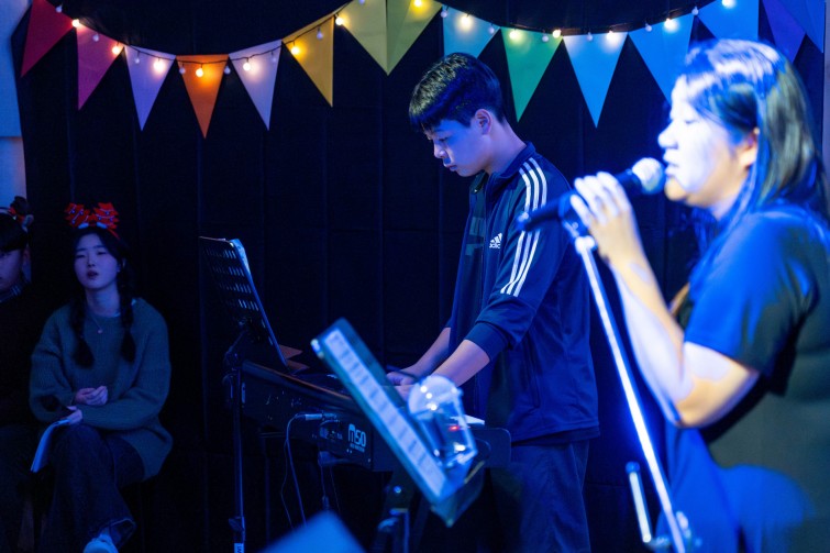 YTo1Njp7czo4OiJGaWxlTmFtZSI7czo0MDoiNmJhYzZiNzYtNDYwYy00M2JjLTk4YjYtNDMwOTg0NTA4MGFjLmpwZyI7czoxMjoiRmlsZURhdGVUaW1lIjtpOjE3MDM1MjMxMjM7czo4OiJGaWxlU2l6ZSI7aToyNTY0NjcwO3M6ODoiRmlsZVR5cGUiO2k6MjtzOjg6Ik1pbWVUeXBlIjtzOjEwOiJpbWFnZS9qcGVnIjtzOjEzOiJTZWN0aW9uc0ZvdW5kIjtzOjMwOiJBTllfVEFHLCBJRkQwLCBUSFVNQk5BSUwsIEVYSUYiO3M6ODoiQ09NUFVURUQiO2E6ODp7czo0OiJodG1sIjtzOjI2OiJ3aWR0aD0iNjQwNCIgaGVpZ2h0PSI0MjY5IiI7czo2OiJIZWlnaHQiO2k6NDI2OTtzOjU6IldpZHRoIjtpOjY0MDQ7czo3OiJJc0NvbG9yIjtpOjE7czoxNzoiQnl0ZU9yZGVyTW90b3JvbGEiO2k6MDtzOjE1OiJBcGVydHVyZUZOdW1iZXIiO3M6NToiZi80LjAiO3M6MTg6IlRodW1ibmFpbC5GaWxlVHlwZSI7aToyO3M6MTg6IlRodW1ibmFpbC5NaW1lVHlwZSI7czoxMDoiaW1hZ2UvanBlZyI7fXM6NDoiTWFrZSI7czo0OiJTT05ZIjtzOjU6Ik1vZGVsIjtzOjg6IklMQ0UtN000IjtzOjExOiJYUmVzb2x1dGlvbiI7czo1OiIyNDAvMSI7czoxMToiWVJlc29sdXRpb24iO3M6NToiMjQwLzEiO3M6MTQ6IlJlc29sdXRpb25Vbml0IjtpOjI7czo4OiJTb2Z0d2FyZSI7czo1MjoiQWRvYmUgUGhvdG9zaG9wIExpZ2h0cm9vbSBDbGFzc2ljIDEzLjAuMiAoTWFjaW50b3NoKSI7czo4OiJEYXRlVGltZSI7czoxOToiMjAyMzoxMjoyNiAwMTo0ODowOCI7czoxNjoiRXhpZl9JRkRfUG9pbnRlciI7aToyMTY7czo5OiJUSFVNQk5BSUwiO2E6Njp7czoxMToiQ29tcHJlc3Npb24iO2k6NjtzOjExOiJYUmVzb2x1dGlvbiI7czo0OiI3Mi8xIjtzOjExOiJZUmVzb2x1dGlvbiI7czo0OiI3Mi8xIjtzOjE0OiJSZXNvbHV0aW9uVW5pdCI7aToyO3M6MjE6IkpQRUdJbnRlcmNoYW5nZUZvcm1hdCI7aToxMDAyO3M6Mjc6IkpQRUdJbnRlcmNoYW5nZUZvcm1hdExlbmd0aCI7aToxNzM3Njt9czoxMjoiRXhwb3N1cmVUaW1lIjtzOjQ6IjEvNjAiO3M6NzoiRk51bWJlciI7czozOiI0LzEiO3M6MTU6IkV4cG9zdXJlUHJvZ3JhbSI7aToxO3M6MTU6IklTT1NwZWVkUmF0aW5ncyI7aTozMjAwO3M6MTk6IlVuZGVmaW5lZFRhZzoweDg4MzAiO2k6MjtzOjE5OiJVbmRlZmluZWRUYWc6MHg4ODMyIjtpOjMyMDA7czoxMToiRXhpZlZlcnNpb24iO3M6NDoiMDIzMiI7czoxNjoiRGF0ZVRpbWVPcmlnaW5hbCI7czoxOToiMjAyMzoxMjoyMyAxOTozNzo1MiI7czoxNzoiRGF0ZVRpbWVEaWdpdGl6ZWQiO3M6MTk6IjIwMjM6MTI6MjMgMTk6Mzc6NTIiO3M6MTk6IlVuZGVmaW5lZFRhZzoweDkwMTAiO3M6NjoiKzA5OjAwIjtzOjE5OiJVbmRlZmluZWRUYWc6MHg5MDExIjtzOjY6IiswOTowMCI7czoxOToiVW5kZWZpbmVkVGFnOjB4OTAxMiI7czo2OiIrMDk6MDAiO3M6MTc6IlNodXR0ZXJTcGVlZFZhbHVlIjtzOjE1OiI1OTA2ODkxLzEwMDAwMDAiO3M6MTM6IkFwZXJ0dXJlVmFsdWUiO3M6MzoiNC8xIjtzOjE1OiJCcmlnaHRuZXNzVmFsdWUiO3M6MTA6Ii03MDk2LzI1NjAiO3M6MTc6IkV4cG9zdXJlQmlhc1ZhbHVlIjtzOjQ6IjAvMTAiO3M6MTY6Ik1heEFwZXJ0dXJlVmFsdWUiO3M6ODoiMTAyNC8yNTYiO3M6MTI6Ik1ldGVyaW5nTW9kZSI7aTo1O3M6MTE6IkxpZ2h0U291cmNlIjtpOjA7czo1OiJGbGFzaCI7aToxNjtzOjExOiJGb2NhbExlbmd0aCI7czo3OiIxMDUwLzEwIjtzOjE4OiJTdWJTZWNUaW1lT3JpZ2luYWwiO3M6MzoiMjI0IjtzOjE5OiJTdWJTZWNUaW1lRGlnaXRpemVkIjtzOjM6IjIyNCI7czoxMDoiQ29sb3JTcGFjZSI7aToxO3M6MjE6IkZvY2FsUGxhbmVYUmVzb2x1dGlvbiI7czoxNDoiNjQ0NDkzMzkvMzI3NjgiO3M6MjE6IkZvY2FsUGxhbmVZUmVzb2x1dGlvbiI7czoxNDoiNjQ0NDkzMzkvMzI3NjgiO3M6MjQ6IkZvY2FsUGxhbmVSZXNvbHV0aW9uVW5pdCI7aTozO3M6MTA6IkZpbGVTb3VyY2UiO3M6MToiAyI7czo5OiJTY2VuZVR5cGUiO3M6MToiASI7czoxNDoiQ3VzdG9tUmVuZGVyZWQiO2k6MDtzOjEyOiJFeHBvc3VyZU1vZGUiO2k6MTtzOjEyOiJXaGl0ZUJhbGFuY2UiO2k6MDtzOjE2OiJEaWdpdGFsWm9vbVJhdGlvIjtzOjU6IjE2LzE2IjtzOjIxOiJGb2NhbExlbmd0aEluMzVtbUZpbG0iO2k6MTA1O3M6MTY6IlNjZW5lQ2FwdHVyZVR5cGUiO2k6MDtzOjg6IkNvbnRyYXN0IjtpOjA7czoxMDoiU2F0dXJhdGlvbiI7aTowO3M6OToiU2hhcnBuZXNzIjtpOjA7czoxOToiVW5kZWZpbmVkVGFnOjB4QTQzMiI7YTo0OntpOjA7czo2OiIyNDAvMTAiO2k6MTtzOjc6IjEwNTAvMTAiO2k6MjtzOjU6IjQwLzEwIjtpOjM7czo1OiI0MC8xMCI7fXM6MTk6IlVuZGVmaW5lZFRhZzoweEE0MzQiO3M6MjA6IkZFIDI0LTEwNW1tIEY0IEcgT1NTIjt9