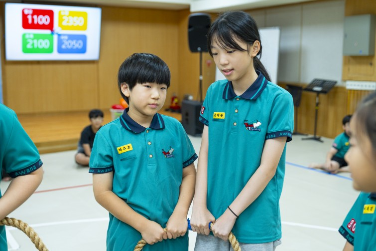 YTo1ODp7czo4OiJGaWxlTmFtZSI7czo0MDoiN2VmYjNmNTktNWRiNy00N2Q4LTljNDAtMDZiMzIwZWI3NWJhLmpwZyI7czoxMjoiRmlsZURhdGVUaW1lIjtpOjE3NTc4MjAxODI7czo4OiJGaWxlU2l6ZSI7aToxNjAzMzE4O3M6ODoiRmlsZVR5cGUiO2k6MjtzOjg6Ik1pbWVUeXBlIjtzOjEwOiJpbWFnZS9qcGVnIjtzOjEzOiJTZWN0aW9uc0ZvdW5kIjtzOjMwOiJBTllfVEFHLCBJRkQwLCBUSFVNQk5BSUwsIEVYSUYiO3M6ODoiQ09NUFVURUQiO2E6OTp7czo0OiJodG1sIjtzOjI2OiJ3aWR0aD0iMTc1MiIgaGVpZ2h0PSIxMTY4IiI7czo2OiJIZWlnaHQiO2k6MTE2ODtzOjU6IldpZHRoIjtpOjE3NTI7czo3OiJJc0NvbG9yIjtpOjE7czoxNzoiQnl0ZU9yZGVyTW90b3JvbGEiO2k6MDtzOjE1OiJBcGVydHVyZUZOdW1iZXIiO3M6NToiZi8yLjgiO3M6OToiQ29weXJpZ2h0IjtzOjQ6IllBQkMiO3M6MTg6IlRodW1ibmFpbC5GaWxlVHlwZSI7aToyO3M6MTg6IlRodW1ibmFpbC5NaW1lVHlwZSI7czoxMDoiaW1hZ2UvanBlZyI7fXM6NDoiTWFrZSI7czo0OiJTT05ZIjtzOjU6Ik1vZGVsIjtzOjg6IklMQ0UtN000IjtzOjExOiJYUmVzb2x1dGlvbiI7czo1OiIyNDAvMSI7czoxMToiWVJlc29sdXRpb24iO3M6NToiMjQwLzEiO3M6MTQ6IlJlc29sdXRpb25Vbml0IjtpOjI7czo4OiJTb2Z0d2FyZSI7czo1MjoiQWRvYmUgUGhvdG9zaG9wIExpZ2h0cm9vbSBDbGFzc2ljIDE0LjUuMSAoTWFjaW50b3NoKSI7czo4OiJEYXRlVGltZSI7czoxOToiMjAyNTowOToxNCAxMjoyMToyNCI7czo2OiJBcnRpc3QiO3M6NzoiWUFCQ19TRyI7czo5OiJDb3B5cmlnaHQiO3M6NDoiWUFCQyI7czoxNjoiRXhpZl9JRkRfUG9pbnRlciI7aToyNTQ7czo5OiJUSFVNQk5BSUwiO2E6Njp7czoxMToiQ29tcHJlc3Npb24iO2k6NjtzOjExOiJYUmVzb2x1dGlvbiI7czo0OiI3Mi8xIjtzOjExOiJZUmVzb2x1dGlvbiI7czo0OiI3Mi8xIjtzOjE0OiJSZXNvbHV0aW9uVW5pdCI7aToyO3M6MjE6IkpQRUdJbnRlcmNoYW5nZUZvcm1hdCI7aToxMDQwO3M6Mjc6IkpQRUdJbnRlcmNoYW5nZUZvcm1hdExlbmd0aCI7aToxODc3NTt9czoxMjoiRXhwb3N1cmVUaW1lIjtzOjU6IjEvMjUwIjtzOjc6IkZOdW1iZXIiO3M6NToiMjgvMTAiO3M6MTU6IkV4cG9zdXJlUHJvZ3JhbSI7aToxO3M6MTU6IklTT1NwZWVkUmF0aW5ncyI7aTo2NDA7czoxOToiVW5kZWZpbmVkVGFnOjB4ODgzMCI7aToyO3M6MTk6IlVuZGVmaW5lZFRhZzoweDg4MzIiO2k6NjQwO3M6MTE6IkV4aWZWZXJzaW9uIjtzOjQ6IjAyMzIiO3M6MTY6IkRhdGVUaW1lT3JpZ2luYWwiO3M6MTk6IjIwMjU6MDk6MTMgMTE6MDg6MzciO3M6MTc6IkRhdGVUaW1lRGlnaXRpemVkIjtzOjE5OiIyMDI1OjA5OjEzIDExOjA4OjM3IjtzOjE5OiJVbmRlZmluZWRUYWc6MHg5MDEwIjtzOjY6IiswOTowMCI7czoxOToiVW5kZWZpbmVkVGFnOjB4OTAxMSI7czo2OiIrMDk6MDAiO3M6MTk6IlVuZGVmaW5lZFRhZzoweDkwMTIiO3M6NjoiKzA5OjAwIjtzOjE3OiJTaHV0dGVyU3BlZWRWYWx1ZSI7czoxNToiNzk2NTc4NC8xMDAwMDAwIjtzOjEzOiJBcGVydHVyZVZhbHVlIjtzOjE1OiIyOTcwODU0LzEwMDAwMDAiO3M6MTU6IkJyaWdodG5lc3NWYWx1ZSI7czo5OiI3NTY0LzI1NjAiO3M6MTc6IkV4cG9zdXJlQmlhc1ZhbHVlIjtzOjQ6IjAvMTAiO3M6MTY6Ik1heEFwZXJ0dXJlVmFsdWUiO3M6NzoiNzYwLzI1NiI7czoxMjoiTWV0ZXJpbmdNb2RlIjtpOjU7czoxMToiTGlnaHRTb3VyY2UiO2k6MDtzOjU6IkZsYXNoIjtpOjEzO3M6MTE6IkZvY2FsTGVuZ3RoIjtzOjY6IjQzMC8xMCI7czoxODoiU3ViU2VjVGltZU9yaWdpbmFsIjtzOjM6IjAyMCI7czoxOToiU3ViU2VjVGltZURpZ2l0aXplZCI7czozOiIwMjAiO3M6MTA6IkNvbG9yU3BhY2UiO2k6NjU1MzU7czoyMToiRm9jYWxQbGFuZVhSZXNvbHV0aW9uIjtzOjE0OiI2NDQ0OTMzOS8zMjc2OCI7czoyMToiRm9jYWxQbGFuZVlSZXNvbHV0aW9uIjtzOjE0OiI2NDQ0OTMzOS8zMjc2OCI7czoyNDoiRm9jYWxQbGFuZVJlc29sdXRpb25Vbml0IjtpOjM7czoxMDoiRmlsZVNvdXJjZSI7czoxOiIDIjtzOjk6IlNjZW5lVHlwZSI7czoxOiIBIjtzOjE0OiJDdXN0b21SZW5kZXJlZCI7aTowO3M6MTI6IkV4cG9zdXJlTW9kZSI7aToxO3M6MTI6IldoaXRlQmFsYW5jZSI7aToxO3M6MTY6IkRpZ2l0YWxab29tUmF0aW8iO3M6NToiMTYvMTYiO3M6MjE6IkZvY2FsTGVuZ3RoSW4zNW1tRmlsbSI7aTo0MztzOjE2OiJTY2VuZUNhcHR1cmVUeXBlIjtpOjA7czo4OiJDb250cmFzdCI7aTowO3M6MTA6IlNhdHVyYXRpb24iO2k6MDtzOjk6IlNoYXJwbmVzcyI7aTowO3M6MTk6IlVuZGVmaW5lZFRhZzoweEE0MzIiO2E6NDp7aTowO3M6NjoiMjQwLzEwIjtpOjE7czo2OiI3MDAvMTAiO2k6MjtzOjU6IjI4LzEwIjtpOjM7czo1OiIyOC8xMCI7fXM6MTk6IlVuZGVmaW5lZFRhZzoweEE0MzQiO3M6MjE6IkZFIDI0LTcwbW0gRjIuOCBHTSBJSSI7fQ==