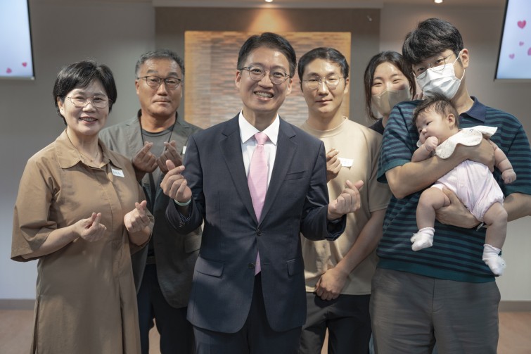 YTo1ODp7czo4OiJGaWxlTmFtZSI7czo0MDoiN2ZkMTc1M2MtYWRkYi00OTFmLTk2NDItNGRkMmFiN2U2ZGQ1LmpwZyI7czoxMjoiRmlsZURhdGVUaW1lIjtpOjE3NTkyOTgzMTQ7czo4OiJGaWxlU2l6ZSI7aToxMTUxOTg3O3M6ODoiRmlsZVR5cGUiO2k6MjtzOjg6Ik1pbWVUeXBlIjtzOjEwOiJpbWFnZS9qcGVnIjtzOjEzOiJTZWN0aW9uc0ZvdW5kIjtzOjMwOiJBTllfVEFHLCBJRkQwLCBUSFVNQk5BSUwsIEVYSUYiO3M6ODoiQ09NUFVURUQiO2E6OTp7czo0OiJodG1sIjtzOjI2OiJ3aWR0aD0iMTc0MCIgaGVpZ2h0PSIxMTYwIiI7czo2OiJIZWlnaHQiO2k6MTE2MDtzOjU6IldpZHRoIjtpOjE3NDA7czo3OiJJc0NvbG9yIjtpOjE7czoxNzoiQnl0ZU9yZGVyTW90b3JvbGEiO2k6MDtzOjE1OiJBcGVydHVyZUZOdW1iZXIiO3M6NToiZi8yLjgiO3M6OToiQ29weXJpZ2h0IjtzOjQ6IllBQkMiO3M6MTg6IlRodW1ibmFpbC5GaWxlVHlwZSI7aToyO3M6MTg6IlRodW1ibmFpbC5NaW1lVHlwZSI7czoxMDoiaW1hZ2UvanBlZyI7fXM6NDoiTWFrZSI7czo0OiJTT05ZIjtzOjU6Ik1vZGVsIjtzOjg6IklMQ0UtN000IjtzOjExOiJYUmVzb2x1dGlvbiI7czo1OiIyNDAvMSI7czoxMToiWVJlc29sdXRpb24iO3M6NToiMjQwLzEiO3M6MTQ6IlJlc29sdXRpb25Vbml0IjtpOjI7czo4OiJTb2Z0d2FyZSI7czo1MjoiQWRvYmUgUGhvdG9zaG9wIExpZ2h0cm9vbSBDbGFzc2ljIDE0LjUuMSAoTWFjaW50b3NoKSI7czo4OiJEYXRlVGltZSI7czoxOToiMjAyNTowOTozMCAxMDoxNjowMiI7czo2OiJBcnRpc3QiO3M6NzoiWUFCQ19TRyI7czo5OiJDb3B5cmlnaHQiO3M6NDoiWUFCQyI7czoxNjoiRXhpZl9JRkRfUG9pbnRlciI7aToyNTQ7czo5OiJUSFVNQk5BSUwiO2E6Njp7czoxMToiQ29tcHJlc3Npb24iO2k6NjtzOjExOiJYUmVzb2x1dGlvbiI7czo0OiI3Mi8xIjtzOjExOiJZUmVzb2x1dGlvbiI7czo0OiI3Mi8xIjtzOjE0OiJSZXNvbHV0aW9uVW5pdCI7aToyO3M6MjE6IkpQRUdJbnRlcmNoYW5nZUZvcm1hdCI7aToxMDQwO3M6Mjc6IkpQRUdJbnRlcmNoYW5nZUZvcm1hdExlbmd0aCI7aToxNDc3Njt9czoxMjoiRXhwb3N1cmVUaW1lIjtzOjQ6IjEvNjAiO3M6NzoiRk51bWJlciI7czo1OiIyOC8xMCI7czoxNToiRXhwb3N1cmVQcm9ncmFtIjtpOjE7czoxNToiSVNPU3BlZWRSYXRpbmdzIjtpOjI1MDtzOjE5OiJVbmRlZmluZWRUYWc6MHg4ODMwIjtpOjI7czoxOToiVW5kZWZpbmVkVGFnOjB4ODgzMiI7aToyNTA7czoxMToiRXhpZlZlcnNpb24iO3M6NDoiMDIzMiI7czoxNjoiRGF0ZVRpbWVPcmlnaW5hbCI7czoxOToiMjAyNTowOToyOCAxNDowODozOSI7czoxNzoiRGF0ZVRpbWVEaWdpdGl6ZWQiO3M6MTk6IjIwMjU6MDk6MjggMTQ6MDg6MzkiO3M6MTk6IlVuZGVmaW5lZFRhZzoweDkwMTAiO3M6NjoiKzA5OjAwIjtzOjE5OiJVbmRlZmluZWRUYWc6MHg5MDExIjtzOjY6IiswOTowMCI7czoxOToiVW5kZWZpbmVkVGFnOjB4OTAxMiI7czo2OiIrMDk6MDAiO3M6MTc6IlNodXR0ZXJTcGVlZFZhbHVlIjtzOjE1OiI1OTA2ODkxLzEwMDAwMDAiO3M6MTM6IkFwZXJ0dXJlVmFsdWUiO3M6MTU6IjI5NzA4NTQvMTAwMDAwMCI7czoxNToiQnJpZ2h0bmVzc1ZhbHVlIjtzOjk6IjQxOTQvMjU2MCI7czoxNzoiRXhwb3N1cmVCaWFzVmFsdWUiO3M6NDoiMC8xMCI7czoxNjoiTWF4QXBlcnR1cmVWYWx1ZSI7czo3OiI3NjAvMjU2IjtzOjEyOiJNZXRlcmluZ01vZGUiO2k6NTtzOjExOiJMaWdodFNvdXJjZSI7aToyNTU7czo1OiJGbGFzaCI7aToxMztzOjExOiJGb2NhbExlbmd0aCI7czo2OiI0MzAvMTAiO3M6MTg6IlN1YlNlY1RpbWVPcmlnaW5hbCI7czozOiI0MTgiO3M6MTk6IlN1YlNlY1RpbWVEaWdpdGl6ZWQiO3M6MzoiNDE4IjtzOjEwOiJDb2xvclNwYWNlIjtpOjY1NTM1O3M6MjE6IkZvY2FsUGxhbmVYUmVzb2x1dGlvbiI7czoxNDoiNjQ0NDkzMzkvMzI3NjgiO3M6MjE6IkZvY2FsUGxhbmVZUmVzb2x1dGlvbiI7czoxNDoiNjQ0NDkzMzkvMzI3NjgiO3M6MjQ6IkZvY2FsUGxhbmVSZXNvbHV0aW9uVW5pdCI7aTozO3M6MTA6IkZpbGVTb3VyY2UiO3M6MToiAyI7czo5OiJTY2VuZVR5cGUiO3M6MToiASI7czoxNDoiQ3VzdG9tUmVuZGVyZWQiO2k6MDtzOjEyOiJFeHBvc3VyZU1vZGUiO2k6MTtzOjEyOiJXaGl0ZUJhbGFuY2UiO2k6MTtzOjE2OiJEaWdpdGFsWm9vbVJhdGlvIjtzOjU6IjE2LzE2IjtzOjIxOiJGb2NhbExlbmd0aEluMzVtbUZpbG0iO2k6NDM7czoxNjoiU2NlbmVDYXB0dXJlVHlwZSI7aTowO3M6ODoiQ29udHJhc3QiO2k6MDtzOjEwOiJTYXR1cmF0aW9uIjtpOjA7czo5OiJTaGFycG5lc3MiO2k6MDtzOjE5OiJVbmRlZmluZWRUYWc6MHhBNDMyIjthOjQ6e2k6MDtzOjY6IjI0MC8xMCI7aToxO3M6NjoiNzAwLzEwIjtpOjI7czo1OiIyOC8xMCI7aTozO3M6NToiMjgvMTAiO31zOjE5OiJVbmRlZmluZWRUYWc6MHhBNDM0IjtzOjIxOiJGRSAyNC03MG1tIEYyLjggR00gSUkiO30=