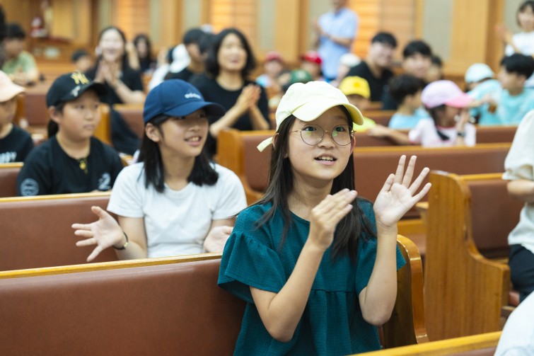 YTo1ODp7czo4OiJGaWxlTmFtZSI7czo0MDoiODY2YzE2NDUtMjkxNi00Mjg3LTg2MjMtMGQ3MTY1MWIyZWVhLmpwZyI7czoxMjoiRmlsZURhdGVUaW1lIjtpOjE3NTg1OTc5NzU7czo4OiJGaWxlU2l6ZSI7aTozMjEwMjEwO3M6ODoiRmlsZVR5cGUiO2k6MjtzOjg6Ik1pbWVUeXBlIjtzOjEwOiJpbWFnZS9qcGVnIjtzOjEzOiJTZWN0aW9uc0ZvdW5kIjtzOjMwOiJBTllfVEFHLCBJRkQwLCBUSFVNQk5BSUwsIEVYSUYiO3M6ODoiQ09NUFVURUQiO2E6OTp7czo0OiJodG1sIjtzOjI2OiJ3aWR0aD0iMjcwOCIgaGVpZ2h0PSIxODA1IiI7czo2OiJIZWlnaHQiO2k6MTgwNTtzOjU6IldpZHRoIjtpOjI3MDg7czo3OiJJc0NvbG9yIjtpOjE7czoxNzoiQnl0ZU9yZGVyTW90b3JvbGEiO2k6MDtzOjE1OiJBcGVydHVyZUZOdW1iZXIiO3M6NToiZi8yLjgiO3M6OToiQ29weXJpZ2h0IjtzOjQ6IllBQkMiO3M6MTg6IlRodW1ibmFpbC5GaWxlVHlwZSI7aToyO3M6MTg6IlRodW1ibmFpbC5NaW1lVHlwZSI7czoxMDoiaW1hZ2UvanBlZyI7fXM6NDoiTWFrZSI7czo0OiJTT05ZIjtzOjU6Ik1vZGVsIjtzOjg6IklMQ0UtN000IjtzOjExOiJYUmVzb2x1dGlvbiI7czo1OiIyNDAvMSI7czoxMToiWVJlc29sdXRpb24iO3M6NToiMjQwLzEiO3M6MTQ6IlJlc29sdXRpb25Vbml0IjtpOjI7czo4OiJTb2Z0d2FyZSI7czo1MjoiQWRvYmUgUGhvdG9zaG9wIExpZ2h0cm9vbSBDbGFzc2ljIDE0LjEuMSAoTWFjaW50b3NoKSI7czo4OiJEYXRlVGltZSI7czoxOToiMjAyNTowOToyMyAxMjoxNjozMiI7czo2OiJBcnRpc3QiO3M6NzoiWUFCQ19TRyI7czo5OiJDb3B5cmlnaHQiO3M6NDoiWUFCQyI7czoxNjoiRXhpZl9JRkRfUG9pbnRlciI7aToyNTQ7czo5OiJUSFVNQk5BSUwiO2E6Njp7czoxMToiQ29tcHJlc3Npb24iO2k6NjtzOjExOiJYUmVzb2x1dGlvbiI7czo0OiI3Mi8xIjtzOjExOiJZUmVzb2x1dGlvbiI7czo0OiI3Mi8xIjtzOjE0OiJSZXNvbHV0aW9uVW5pdCI7aToyO3M6MjE6IkpQRUdJbnRlcmNoYW5nZUZvcm1hdCI7aToxMDQwO3M6Mjc6IkpQRUdJbnRlcmNoYW5nZUZvcm1hdExlbmd0aCI7aToxODE3Mzt9czoxMjoiRXhwb3N1cmVUaW1lIjtzOjU6IjEvMjAwIjtzOjc6IkZOdW1iZXIiO3M6NToiMjgvMTAiO3M6MTU6IkV4cG9zdXJlUHJvZ3JhbSI7aToxO3M6MTU6IklTT1NwZWVkUmF0aW5ncyI7aTo4MDA7czoxOToiVW5kZWZpbmVkVGFnOjB4ODgzMCI7aToyO3M6MTk6IlVuZGVmaW5lZFRhZzoweDg4MzIiO2k6ODAwO3M6MTE6IkV4aWZWZXJzaW9uIjtzOjQ6IjAyMzIiO3M6MTY6IkRhdGVUaW1lT3JpZ2luYWwiO3M6MTk6IjIwMjU6MDk6MjEgMTM6Mjc6NTkiO3M6MTc6IkRhdGVUaW1lRGlnaXRpemVkIjtzOjE5OiIyMDI1OjA5OjIxIDEzOjI3OjU5IjtzOjE5OiJVbmRlZmluZWRUYWc6MHg5MDEwIjtzOjY6IiswOTowMCI7czoxOToiVW5kZWZpbmVkVGFnOjB4OTAxMSI7czo2OiIrMDk6MDAiO3M6MTk6IlVuZGVmaW5lZFRhZzoweDkwMTIiO3M6NjoiKzA5OjAwIjtzOjE3OiJTaHV0dGVyU3BlZWRWYWx1ZSI7czoxNToiNzY0Mzg1Ni8xMDAwMDAwIjtzOjEzOiJBcGVydHVyZVZhbHVlIjtzOjE1OiIyOTcwODU0LzEwMDAwMDAiO3M6MTU6IkJyaWdodG5lc3NWYWx1ZSI7czo5OiI0NDM0LzI1NjAiO3M6MTc6IkV4cG9zdXJlQmlhc1ZhbHVlIjtzOjQ6IjAvMTAiO3M6MTY6Ik1heEFwZXJ0dXJlVmFsdWUiO3M6NzoiNzYwLzI1NiI7czoxMjoiTWV0ZXJpbmdNb2RlIjtpOjU7czoxMToiTGlnaHRTb3VyY2UiO2k6MjU1O3M6NToiRmxhc2giO2k6MTY7czoxMToiRm9jYWxMZW5ndGgiO3M6NjoiNzAwLzEwIjtzOjE4OiJTdWJTZWNUaW1lT3JpZ2luYWwiO3M6MzoiNTYyIjtzOjE5OiJTdWJTZWNUaW1lRGlnaXRpemVkIjtzOjM6IjU2MiI7czoxMDoiQ29sb3JTcGFjZSI7aTo2NTUzNTtzOjIxOiJGb2NhbFBsYW5lWFJlc29sdXRpb24iO3M6MTQ6IjY0NDQ5MzM5LzMyNzY4IjtzOjIxOiJGb2NhbFBsYW5lWVJlc29sdXRpb24iO3M6MTQ6IjY0NDQ5MzM5LzMyNzY4IjtzOjI0OiJGb2NhbFBsYW5lUmVzb2x1dGlvblVuaXQiO2k6MztzOjEwOiJGaWxlU291cmNlIjtzOjE6IgMiO3M6OToiU2NlbmVUeXBlIjtzOjE6IgEiO3M6MTQ6IkN1c3RvbVJlbmRlcmVkIjtpOjA7czoxMjoiRXhwb3N1cmVNb2RlIjtpOjE7czoxMjoiV2hpdGVCYWxhbmNlIjtpOjE7czoxNjoiRGlnaXRhbFpvb21SYXRpbyI7czo1OiIxNi8xNiI7czoyMToiRm9jYWxMZW5ndGhJbjM1bW1GaWxtIjtpOjcwO3M6MTY6IlNjZW5lQ2FwdHVyZVR5cGUiO2k6MDtzOjg6IkNvbnRyYXN0IjtpOjA7czoxMDoiU2F0dXJhdGlvbiI7aTowO3M6OToiU2hhcnBuZXNzIjtpOjA7czoxOToiVW5kZWZpbmVkVGFnOjB4QTQzMiI7YTo0OntpOjA7czo2OiIyNDAvMTAiO2k6MTtzOjY6IjcwMC8xMCI7aToyO3M6NToiMjgvMTAiO2k6MztzOjU6IjI4LzEwIjt9czoxOToiVW5kZWZpbmVkVGFnOjB4QTQzNCI7czoyMToiRkUgMjQtNzBtbSBGMi44IEdNIElJIjt9