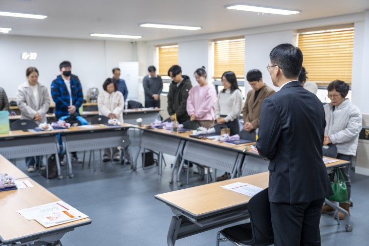 YTo1ODp7czo4OiJGaWxlTmFtZSI7czo0MDoiOGMzN2I4ZDktNjBiMi00ODU0LTg4YTUtZTE5NGE4ZDNhZjhjLmpwZyI7czoxMjoiRmlsZURhdGVUaW1lIjtpOjE3NjUxNjY5NzI7czo4OiJGaWxlU2l6ZSI7aToxODUwNDQxO3M6ODoiRmlsZVR5cGUiO2k6MjtzOjg6Ik1pbWVUeXBlIjtzOjEwOiJpbWFnZS9qcGVnIjtzOjEzOiJTZWN0aW9uc0ZvdW5kIjtzOjMwOiJBTllfVEFHLCBJRkQwLCBUSFVNQk5BSUwsIEVYSUYiO3M6ODoiQ09NUFVURUQiO2E6OTp7czo0OiJodG1sIjtzOjI2OiJ3aWR0aD0iMjQwMCIgaGVpZ2h0PSIxNjAwIiI7czo2OiJIZWlnaHQiO2k6MTYwMDtzOjU6IldpZHRoIjtpOjI0MDA7czo3OiJJc0NvbG9yIjtpOjE7czoxNzoiQnl0ZU9yZGVyTW90b3JvbGEiO2k6MDtzOjE1OiJBcGVydHVyZUZOdW1iZXIiO3M6NToiZi8yLjgiO3M6OToiQ29weXJpZ2h0IjtzOjQ6IllBQkMiO3M6MTg6IlRodW1ibmFpbC5GaWxlVHlwZSI7aToyO3M6MTg6IlRodW1ibmFpbC5NaW1lVHlwZSI7czoxMDoiaW1hZ2UvanBlZyI7fXM6NDoiTWFrZSI7czo0OiJTT05ZIjtzOjU6Ik1vZGVsIjtzOjg6IklMQ0UtN000IjtzOjExOiJYUmVzb2x1dGlvbiI7czo1OiIyNDAvMSI7czoxMToiWVJlc29sdXRpb24iO3M6NToiMjQwLzEiO3M6MTQ6IlJlc29sdXRpb25Vbml0IjtpOjI7czo4OiJTb2Z0d2FyZSI7czo1MjoiQWRvYmUgUGhvdG9zaG9wIExpZ2h0cm9vbSBDbGFzc2ljIDE0LjEuMSAoTWFjaW50b3NoKSI7czo4OiJEYXRlVGltZSI7czoxOToiMjAyNToxMjowOCAxMzowOToxMyI7czo2OiJBcnRpc3QiO3M6NzoiWUFCQ19TRyI7czo5OiJDb3B5cmlnaHQiO3M6NDoiWUFCQyI7czoxNjoiRXhpZl9JRkRfUG9pbnRlciI7aToyNTQ7czo5OiJUSFVNQk5BSUwiO2E6Njp7czoxMToiQ29tcHJlc3Npb24iO2k6NjtzOjExOiJYUmVzb2x1dGlvbiI7czo0OiI3Mi8xIjtzOjExOiJZUmVzb2x1dGlvbiI7czo0OiI3Mi8xIjtzOjE0OiJSZXNvbHV0aW9uVW5pdCI7aToyO3M6MjE6IkpQRUdJbnRlcmNoYW5nZUZvcm1hdCI7aToxMDQwO3M6Mjc6IkpQRUdJbnRlcmNoYW5nZUZvcm1hdExlbmd0aCI7aToxNjIxMTt9czoxMjoiRXhwb3N1cmVUaW1lIjtzOjQ6IjEvNjAiO3M6NzoiRk51bWJlciI7czo1OiIyOC8xMCI7czoxNToiRXhwb3N1cmVQcm9ncmFtIjtpOjE7czoxNToiSVNPU3BlZWRSYXRpbmdzIjtpOjEwMDtzOjE5OiJVbmRlZmluZWRUYWc6MHg4ODMwIjtpOjI7czoxOToiVW5kZWZpbmVkVGFnOjB4ODgzMiI7aToxMDA7czoxMToiRXhpZlZlcnNpb24iO3M6NDoiMDIzMiI7czoxNjoiRGF0ZVRpbWVPcmlnaW5hbCI7czoxOToiMjAyNToxMjowNyAxNTozMzo1OCI7czoxNzoiRGF0ZVRpbWVEaWdpdGl6ZWQiO3M6MTk6IjIwMjU6MTI6MDcgMTU6MzM6NTgiO3M6MTk6IlVuZGVmaW5lZFRhZzoweDkwMTAiO3M6NjoiKzA5OjAwIjtzOjE5OiJVbmRlZmluZWRUYWc6MHg5MDExIjtzOjY6IiswOTowMCI7czoxOToiVW5kZWZpbmVkVGFnOjB4OTAxMiI7czo2OiIrMDk6MDAiO3M6MTc6IlNodXR0ZXJTcGVlZFZhbHVlIjtzOjE1OiI1OTA2ODkxLzEwMDAwMDAiO3M6MTM6IkFwZXJ0dXJlVmFsdWUiO3M6MTU6IjI5NzA4NTQvMTAwMDAwMCI7czoxNToiQnJpZ2h0bmVzc1ZhbHVlIjtzOjk6IjgzMTQvMjU2MCI7czoxNzoiRXhwb3N1cmVCaWFzVmFsdWUiO3M6NDoiMC8xMCI7czoxNjoiTWF4QXBlcnR1cmVWYWx1ZSI7czo3OiI3NjAvMjU2IjtzOjEyOiJNZXRlcmluZ01vZGUiO2k6NTtzOjExOiJMaWdodFNvdXJjZSI7aTowO3M6NToiRmxhc2giO2k6MTM7czoxMToiRm9jYWxMZW5ndGgiO3M6NjoiMzcwLzEwIjtzOjE4OiJTdWJTZWNUaW1lT3JpZ2luYWwiO3M6MzoiMzAwIjtzOjE5OiJTdWJTZWNUaW1lRGlnaXRpemVkIjtzOjM6IjMwMCI7czoxMDoiQ29sb3JTcGFjZSI7aTo2NTUzNTtzOjIxOiJGb2NhbFBsYW5lWFJlc29sdXRpb24iO3M6MTQ6IjY0NDQ5MzM5LzMyNzY4IjtzOjIxOiJGb2NhbFBsYW5lWVJlc29sdXRpb24iO3M6MTQ6IjY0NDQ5MzM5LzMyNzY4IjtzOjI0OiJGb2NhbFBsYW5lUmVzb2x1dGlvblVuaXQiO2k6MztzOjEwOiJGaWxlU291cmNlIjtzOjE6IgMiO3M6OToiU2NlbmVUeXBlIjtzOjE6IgEiO3M6MTQ6IkN1c3RvbVJlbmRlcmVkIjtpOjA7czoxMjoiRXhwb3N1cmVNb2RlIjtpOjE7czoxMjoiV2hpdGVCYWxhbmNlIjtpOjE7czoxNjoiRGlnaXRhbFpvb21SYXRpbyI7czo1OiIxNi8xNiI7czoyMToiRm9jYWxMZW5ndGhJbjM1bW1GaWxtIjtpOjM3O3M6MTY6IlNjZW5lQ2FwdHVyZVR5cGUiO2k6MDtzOjg6IkNvbnRyYXN0IjtpOjA7czoxMDoiU2F0dXJhdGlvbiI7aTowO3M6OToiU2hhcnBuZXNzIjtpOjA7czoxOToiVW5kZWZpbmVkVGFnOjB4QTQzMiI7YTo0OntpOjA7czo2OiIyNDAvMTAiO2k6MTtzOjY6IjcwMC8xMCI7aToyO3M6NToiMjgvMTAiO2k6MztzOjU6IjI4LzEwIjt9czoxOToiVW5kZWZpbmVkVGFnOjB4QTQzNCI7czoyMToiRkUgMjQtNzBtbSBGMi44IEdNIElJIjt9