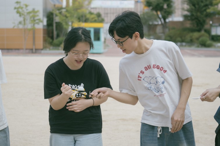 YTo1ODp7czo4OiJGaWxlTmFtZSI7czo0MDoiYTRlOTVjN2ItYjc0OS00MjQyLWFiNTEtZDMyN2U2MzgwYjlkLmpwZyI7czoxMjoiRmlsZURhdGVUaW1lIjtpOjE3NjA1MTQyNjg7czo4OiJGaWxlU2l6ZSI7aTo3MzU5NTE7czo4OiJGaWxlVHlwZSI7aToyO3M6ODoiTWltZVR5cGUiO3M6MTA6ImltYWdlL2pwZWciO3M6MTM6IlNlY3Rpb25zRm91bmQiO3M6MzA6IkFOWV9UQUcsIElGRDAsIFRIVU1CTkFJTCwgRVhJRiI7czo4OiJDT01QVVRFRCI7YTo5OntzOjQ6Imh0bWwiO3M6MjU6IndpZHRoPSIxNDMzIiBoZWlnaHQ9Ijk1NSIiO3M6NjoiSGVpZ2h0IjtpOjk1NTtzOjU6IldpZHRoIjtpOjE0MzM7czo3OiJJc0NvbG9yIjtpOjE7czoxNzoiQnl0ZU9yZGVyTW90b3JvbGEiO2k6MDtzOjE1OiJBcGVydHVyZUZOdW1iZXIiO3M6NToiZi80LjAiO3M6OToiQ29weXJpZ2h0IjtzOjQ6IllBQkMiO3M6MTg6IlRodW1ibmFpbC5GaWxlVHlwZSI7aToyO3M6MTg6IlRodW1ibmFpbC5NaW1lVHlwZSI7czoxMDoiaW1hZ2UvanBlZyI7fXM6NDoiTWFrZSI7czo0OiJTT05ZIjtzOjU6Ik1vZGVsIjtzOjg6IklMQ0UtN000IjtzOjExOiJYUmVzb2x1dGlvbiI7czo1OiIyNDAvMSI7czoxMToiWVJlc29sdXRpb24iO3M6NToiMjQwLzEiO3M6MTQ6IlJlc29sdXRpb25Vbml0IjtpOjI7czo4OiJTb2Z0d2FyZSI7czo1MjoiQWRvYmUgUGhvdG9zaG9wIExpZ2h0cm9vbSBDbGFzc2ljIDE0LjUuMSAoTWFjaW50b3NoKSI7czo4OiJEYXRlVGltZSI7czoxOToiMjAyNToxMDoxMyAxMzozMDoyMiI7czo2OiJBcnRpc3QiO3M6NzoiWUFCQ19TRyI7czo5OiJDb3B5cmlnaHQiO3M6NDoiWUFCQyI7czoxNjoiRXhpZl9JRkRfUG9pbnRlciI7aToyNTQ7czo5OiJUSFVNQk5BSUwiO2E6Njp7czoxMToiQ29tcHJlc3Npb24iO2k6NjtzOjExOiJYUmVzb2x1dGlvbiI7czo0OiI3Mi8xIjtzOjExOiJZUmVzb2x1dGlvbiI7czo0OiI3Mi8xIjtzOjE0OiJSZXNvbHV0aW9uVW5pdCI7aToyO3M6MjE6IkpQRUdJbnRlcmNoYW5nZUZvcm1hdCI7aToxMDQwO3M6Mjc6IkpQRUdJbnRlcmNoYW5nZUZvcm1hdExlbmd0aCI7aToxMjkxNzt9czoxMjoiRXhwb3N1cmVUaW1lIjtzOjY6IjEvMTI1MCI7czo3OiJGTnVtYmVyIjtzOjM6IjQvMSI7czoxNToiRXhwb3N1cmVQcm9ncmFtIjtpOjE7czoxNToiSVNPU3BlZWRSYXRpbmdzIjtpOjIwMDtzOjE5OiJVbmRlZmluZWRUYWc6MHg4ODMwIjtpOjI7czoxOToiVW5kZWZpbmVkVGFnOjB4ODgzMiI7aToyMDA7czoxMToiRXhpZlZlcnNpb24iO3M6NDoiMDIzMiI7czoxNjoiRGF0ZVRpbWVPcmlnaW5hbCI7czoxOToiMjAyNToxMDoxMiAxNDoxMzoyMSI7czoxNzoiRGF0ZVRpbWVEaWdpdGl6ZWQiO3M6MTk6IjIwMjU6MTA6MTIgMTQ6MTM6MjEiO3M6MTk6IlVuZGVmaW5lZFRhZzoweDkwMTAiO3M6NjoiKzA5OjAwIjtzOjE5OiJVbmRlZmluZWRUYWc6MHg5MDExIjtzOjY6IiswOTowMCI7czoxOToiVW5kZWZpbmVkVGFnOjB4OTAxMiI7czo2OiIrMDk6MDAiO3M6MTc6IlNodXR0ZXJTcGVlZFZhbHVlIjtzOjE2OiIxMDI4NzcxMi8xMDAwMDAwIjtzOjEzOiJBcGVydHVyZVZhbHVlIjtzOjM6IjQvMSI7czoxNToiQnJpZ2h0bmVzc1ZhbHVlIjtzOjEwOiIyMTA3NC8yNTYwIjtzOjE3OiJFeHBvc3VyZUJpYXNWYWx1ZSI7czo0OiIwLzEwIjtzOjE2OiJNYXhBcGVydHVyZVZhbHVlIjtzOjg6IjEwMjQvMjU2IjtzOjEyOiJNZXRlcmluZ01vZGUiO2k6NTtzOjExOiJMaWdodFNvdXJjZSI7aTowO3M6NToiRmxhc2giO2k6MTY7czoxMToiRm9jYWxMZW5ndGgiO3M6NjoiNzAwLzEwIjtzOjE4OiJTdWJTZWNUaW1lT3JpZ2luYWwiO3M6MzoiODc2IjtzOjE5OiJTdWJTZWNUaW1lRGlnaXRpemVkIjtzOjM6Ijg3NiI7czoxMDoiQ29sb3JTcGFjZSI7aTo2NTUzNTtzOjIxOiJGb2NhbFBsYW5lWFJlc29sdXRpb24iO3M6MTQ6IjY0NDQ5MzM5LzMyNzY4IjtzOjIxOiJGb2NhbFBsYW5lWVJlc29sdXRpb24iO3M6MTQ6IjY0NDQ5MzM5LzMyNzY4IjtzOjI0OiJGb2NhbFBsYW5lUmVzb2x1dGlvblVuaXQiO2k6MztzOjEwOiJGaWxlU291cmNlIjtzOjE6IgMiO3M6OToiU2NlbmVUeXBlIjtzOjE6IgEiO3M6MTQ6IkN1c3RvbVJlbmRlcmVkIjtpOjA7czoxMjoiRXhwb3N1cmVNb2RlIjtpOjE7czoxMjoiV2hpdGVCYWxhbmNlIjtpOjE7czoxNjoiRGlnaXRhbFpvb21SYXRpbyI7czo1OiIxNi8xNiI7czoyMToiRm9jYWxMZW5ndGhJbjM1bW1GaWxtIjtpOjcwO3M6MTY6IlNjZW5lQ2FwdHVyZVR5cGUiO2k6MDtzOjg6IkNvbnRyYXN0IjtpOjA7czoxMDoiU2F0dXJhdGlvbiI7aTowO3M6OToiU2hhcnBuZXNzIjtpOjA7czoxOToiVW5kZWZpbmVkVGFnOjB4QTQzMiI7YTo0OntpOjA7czo2OiI3MDAvMTAiO2k6MTtzOjc6IjIwMDAvMTAiO2k6MjtzOjU6IjQwLzEwIjtpOjM7czo1OiI0MC8xMCI7fXM6MTk6IlVuZGVmaW5lZFRhZzoweEE0MzQiO3M6MjA6IkZFIDcwLTIwMG1tIEY0IEcgT1NTIjt9