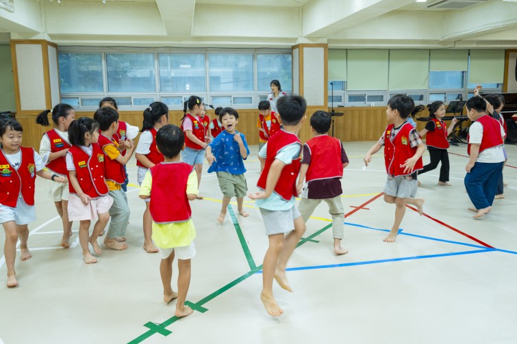 YTo1ODp7czo4OiJGaWxlTmFtZSI7czo0MDoiYWEzMTc5NjctMGQyMS00M2U0LTk1OWEtYzA5ZjhkMTRhZTkyLmpwZyI7czoxMjoiRmlsZURhdGVUaW1lIjtpOjE3NTc4MjAxNzU7czo4OiJGaWxlU2l6ZSI7aToxMjIzMTEzO3M6ODoiRmlsZVR5cGUiO2k6MjtzOjg6Ik1pbWVUeXBlIjtzOjEwOiJpbWFnZS9qcGVnIjtzOjEzOiJTZWN0aW9uc0ZvdW5kIjtzOjMwOiJBTllfVEFHLCBJRkQwLCBUSFVNQk5BSUwsIEVYSUYiO3M6ODoiQ09NUFVURUQiO2E6OTp7czo0OiJodG1sIjtzOjI2OiJ3aWR0aD0iMTU2MCIgaGVpZ2h0PSIxMDQwIiI7czo2OiJIZWlnaHQiO2k6MTA0MDtzOjU6IldpZHRoIjtpOjE1NjA7czo3OiJJc0NvbG9yIjtpOjE7czoxNzoiQnl0ZU9yZGVyTW90b3JvbGEiO2k6MDtzOjE1OiJBcGVydHVyZUZOdW1iZXIiO3M6NToiZi80LjAiO3M6OToiQ29weXJpZ2h0IjtzOjQ6IllBQkMiO3M6MTg6IlRodW1ibmFpbC5GaWxlVHlwZSI7aToyO3M6MTg6IlRodW1ibmFpbC5NaW1lVHlwZSI7czoxMDoiaW1hZ2UvanBlZyI7fXM6NDoiTWFrZSI7czo0OiJTT05ZIjtzOjU6Ik1vZGVsIjtzOjg6IklMQ0UtN000IjtzOjExOiJYUmVzb2x1dGlvbiI7czo1OiIyNDAvMSI7czoxMToiWVJlc29sdXRpb24iO3M6NToiMjQwLzEiO3M6MTQ6IlJlc29sdXRpb25Vbml0IjtpOjI7czo4OiJTb2Z0d2FyZSI7czo1MjoiQWRvYmUgUGhvdG9zaG9wIExpZ2h0cm9vbSBDbGFzc2ljIDE0LjUuMSAoTWFjaW50b3NoKSI7czo4OiJEYXRlVGltZSI7czoxOToiMjAyNTowOToxNCAxMjoyMDo1OSI7czo2OiJBcnRpc3QiO3M6NzoiWUFCQ19TRyI7czo5OiJDb3B5cmlnaHQiO3M6NDoiWUFCQyI7czoxNjoiRXhpZl9JRkRfUG9pbnRlciI7aToyNTQ7czo5OiJUSFVNQk5BSUwiO2E6Njp7czoxMToiQ29tcHJlc3Npb24iO2k6NjtzOjExOiJYUmVzb2x1dGlvbiI7czo0OiI3Mi8xIjtzOjExOiJZUmVzb2x1dGlvbiI7czo0OiI3Mi8xIjtzOjE0OiJSZXNvbHV0aW9uVW5pdCI7aToyO3M6MjE6IkpQRUdJbnRlcmNoYW5nZUZvcm1hdCI7aToxMDQwO3M6Mjc6IkpQRUdJbnRlcmNoYW5nZUZvcm1hdExlbmd0aCI7aToxOTA2Njt9czoxMjoiRXhwb3N1cmVUaW1lIjtzOjU6IjEvMjUwIjtzOjc6IkZOdW1iZXIiO3M6MzoiNC8xIjtzOjE1OiJFeHBvc3VyZVByb2dyYW0iO2k6MTtzOjE1OiJJU09TcGVlZFJhdGluZ3MiO2k6ODAwO3M6MTk6IlVuZGVmaW5lZFRhZzoweDg4MzAiO2k6MjtzOjE5OiJVbmRlZmluZWRUYWc6MHg4ODMyIjtpOjgwMDtzOjExOiJFeGlmVmVyc2lvbiI7czo0OiIwMjMyIjtzOjE2OiJEYXRlVGltZU9yaWdpbmFsIjtzOjE5OiIyMDI1OjA5OjEzIDEwOjMxOjI3IjtzOjE3OiJEYXRlVGltZURpZ2l0aXplZCI7czoxOToiMjAyNTowOToxMyAxMDozMToyNyI7czoxOToiVW5kZWZpbmVkVGFnOjB4OTAxMCI7czo2OiIrMDk6MDAiO3M6MTk6IlVuZGVmaW5lZFRhZzoweDkwMTEiO3M6NjoiKzA5OjAwIjtzOjE5OiJVbmRlZmluZWRUYWc6MHg5MDEyIjtzOjY6IiswOTowMCI7czoxNzoiU2h1dHRlclNwZWVkVmFsdWUiO3M6MTU6Ijc5NjU3ODQvMTAwMDAwMCI7czoxMzoiQXBlcnR1cmVWYWx1ZSI7czozOiI0LzEiO3M6MTU6IkJyaWdodG5lc3NWYWx1ZSI7czo5OiI5OTc0LzI1NjAiO3M6MTc6IkV4cG9zdXJlQmlhc1ZhbHVlIjtzOjQ6IjAvMTAiO3M6MTY6Ik1heEFwZXJ0dXJlVmFsdWUiO3M6NzoiNzYwLzI1NiI7czoxMjoiTWV0ZXJpbmdNb2RlIjtpOjU7czoxMToiTGlnaHRTb3VyY2UiO2k6MDtzOjU6IkZsYXNoIjtpOjEzO3M6MTE6IkZvY2FsTGVuZ3RoIjtzOjY6IjI0MC8xMCI7czoxODoiU3ViU2VjVGltZU9yaWdpbmFsIjtzOjM6IjkxMiI7czoxOToiU3ViU2VjVGltZURpZ2l0aXplZCI7czozOiI5MTIiO3M6MTA6IkNvbG9yU3BhY2UiO2k6NjU1MzU7czoyMToiRm9jYWxQbGFuZVhSZXNvbHV0aW9uIjtzOjE0OiI2NDQ0OTMzOS8zMjc2OCI7czoyMToiRm9jYWxQbGFuZVlSZXNvbHV0aW9uIjtzOjE0OiI2NDQ0OTMzOS8zMjc2OCI7czoyNDoiRm9jYWxQbGFuZVJlc29sdXRpb25Vbml0IjtpOjM7czoxMDoiRmlsZVNvdXJjZSI7czoxOiIDIjtzOjk6IlNjZW5lVHlwZSI7czoxOiIBIjtzOjE0OiJDdXN0b21SZW5kZXJlZCI7aTowO3M6MTI6IkV4cG9zdXJlTW9kZSI7aToxO3M6MTI6IldoaXRlQmFsYW5jZSI7aToxO3M6MTY6IkRpZ2l0YWxab29tUmF0aW8iO3M6NToiMTYvMTYiO3M6MjE6IkZvY2FsTGVuZ3RoSW4zNW1tRmlsbSI7aToyNDtzOjE2OiJTY2VuZUNhcHR1cmVUeXBlIjtpOjA7czo4OiJDb250cmFzdCI7aTowO3M6MTA6IlNhdHVyYXRpb24iO2k6MDtzOjk6IlNoYXJwbmVzcyI7aTowO3M6MTk6IlVuZGVmaW5lZFRhZzoweEE0MzIiO2E6NDp7aTowO3M6NjoiMjQwLzEwIjtpOjE7czo2OiI3MDAvMTAiO2k6MjtzOjU6IjI4LzEwIjtpOjM7czo1OiIyOC8xMCI7fXM6MTk6IlVuZGVmaW5lZFRhZzoweEE0MzQiO3M6MjE6IkZFIDI0LTcwbW0gRjIuOCBHTSBJSSI7fQ==