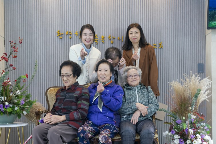 YTo1NDp7czo4OiJGaWxlTmFtZSI7czo0MDoiYmYyODQ0MzItZmYyOC00Njg4LTlkMjgtMjBjMjZhMzE5YzkwLmpwZyI7czoxMjoiRmlsZURhdGVUaW1lIjtpOjE3NjIyNDU5MjQ7czo4OiJGaWxlU2l6ZSI7aToxMzM2MzU3O3M6ODoiRmlsZVR5cGUiO2k6MjtzOjg6Ik1pbWVUeXBlIjtzOjEwOiJpbWFnZS9qcGVnIjtzOjEzOiJTZWN0aW9uc0ZvdW5kIjtzOjMwOiJBTllfVEFHLCBJRkQwLCBUSFVNQk5BSUwsIEVYSUYiO3M6ODoiQ09NUFVURUQiO2E6ODp7czo0OiJodG1sIjtzOjI1OiJ3aWR0aD0iMTQ5MCIgaGVpZ2h0PSI5OTQiIjtzOjY6IkhlaWdodCI7aTo5OTQ7czo1OiJXaWR0aCI7aToxNDkwO3M6NzoiSXNDb2xvciI7aToxO3M6MTc6IkJ5dGVPcmRlck1vdG9yb2xhIjtpOjA7czoxNToiQXBlcnR1cmVGTnVtYmVyIjtzOjU6ImYvMi44IjtzOjE4OiJUaHVtYm5haWwuRmlsZVR5cGUiO2k6MjtzOjE4OiJUaHVtYm5haWwuTWltZVR5cGUiO3M6MTA6ImltYWdlL2pwZWciO31zOjQ6Ik1ha2UiO3M6NDoiU09OWSI7czo1OiJNb2RlbCI7czo5OiJJTENFLTdSTTMiO3M6MTE6IlhSZXNvbHV0aW9uIjtzOjU6IjI0MC8xIjtzOjExOiJZUmVzb2x1dGlvbiI7czo1OiIyNDAvMSI7czoxNDoiUmVzb2x1dGlvblVuaXQiO2k6MjtzOjg6IlNvZnR3YXJlIjtzOjUwOiJBZG9iZSBQaG90b3Nob3AgTGlnaHRyb29tIENsYXNzaWMgMTUuMCAoTWFjaW50b3NoKSI7czo4OiJEYXRlVGltZSI7czoxOToiMjAyNToxMTowNCAxNDowNzo0MyI7czoxNjoiRXhpZl9JRkRfUG9pbnRlciI7aToyMTQ7czo5OiJUSFVNQk5BSUwiO2E6Njp7czoxMToiQ29tcHJlc3Npb24iO2k6NjtzOjExOiJYUmVzb2x1dGlvbiI7czo0OiI3Mi8xIjtzOjExOiJZUmVzb2x1dGlvbiI7czo0OiI3Mi8xIjtzOjE0OiJSZXNvbHV0aW9uVW5pdCI7aToyO3M6MjE6IkpQRUdJbnRlcmNoYW5nZUZvcm1hdCI7aTo5NzY7czoyNzoiSlBFR0ludGVyY2hhbmdlRm9ybWF0TGVuZ3RoIjtpOjE3NzIzO31zOjEyOiJFeHBvc3VyZVRpbWUiO3M6NToiMS8yNTAiO3M6NzoiRk51bWJlciI7czo1OiIyOC8xMCI7czoxNToiRXhwb3N1cmVQcm9ncmFtIjtpOjE7czoxNToiSVNPU3BlZWRSYXRpbmdzIjtpOjY0MDtzOjE5OiJVbmRlZmluZWRUYWc6MHg4ODMwIjtpOjI7czoxOToiVW5kZWZpbmVkVGFnOjB4ODgzMiI7aTo2NDA7czoxMToiRXhpZlZlcnNpb24iO3M6NDoiMDIzMSI7czoxNjoiRGF0ZVRpbWVPcmlnaW5hbCI7czoxOToiMjAyNToxMTowMiAwOToxOToxMyI7czoxNzoiRGF0ZVRpbWVEaWdpdGl6ZWQiO3M6MTk6IjIwMjU6MTE6MDIgMDk6MTk6MTMiO3M6MTk6IlVuZGVmaW5lZFRhZzoweDkwMTAiO3M6NjoiKzA5OjAwIjtzOjE5OiJVbmRlZmluZWRUYWc6MHg5MDExIjtzOjY6IiswOTowMCI7czoxOToiVW5kZWZpbmVkVGFnOjB4OTAxMiI7czo2OiIrMDk6MDAiO3M6MTc6IlNodXR0ZXJTcGVlZFZhbHVlIjtzOjE1OiI3OTY1Nzg0LzEwMDAwMDAiO3M6MTM6IkFwZXJ0dXJlVmFsdWUiO3M6MTU6IjI5NzA4NTQvMTAwMDAwMCI7czoxNToiQnJpZ2h0bmVzc1ZhbHVlIjtzOjk6Ijc3MjQvMjU2MCI7czoxNzoiRXhwb3N1cmVCaWFzVmFsdWUiO3M6NDoiMC8xMCI7czoxNjoiTWF4QXBlcnR1cmVWYWx1ZSI7czo3OiI3NjAvMjU2IjtzOjEyOiJNZXRlcmluZ01vZGUiO2k6NTtzOjExOiJMaWdodFNvdXJjZSI7aTowO3M6NToiRmxhc2giO2k6MTM7czoxMToiRm9jYWxMZW5ndGgiO3M6NjoiNDIwLzEwIjtzOjEwOiJDb2xvclNwYWNlIjtpOjY1NTM1O3M6MjE6IkZvY2FsUGxhbmVYUmVzb2x1dGlvbiI7czoxNDoiNzA5MjQxMzQvMzI3NjgiO3M6MjE6IkZvY2FsUGxhbmVZUmVzb2x1dGlvbiI7czoxNDoiNzA5MjQxMzQvMzI3NjgiO3M6MjQ6IkZvY2FsUGxhbmVSZXNvbHV0aW9uVW5pdCI7aTozO3M6MTA6IkZpbGVTb3VyY2UiO3M6MToiAyI7czo5OiJTY2VuZVR5cGUiO3M6MToiASI7czoxNDoiQ3VzdG9tUmVuZGVyZWQiO2k6MDtzOjEyOiJFeHBvc3VyZU1vZGUiO2k6MTtzOjEyOiJXaGl0ZUJhbGFuY2UiO2k6MDtzOjE2OiJEaWdpdGFsWm9vbVJhdGlvIjtzOjU6IjE2LzE2IjtzOjIxOiJGb2NhbExlbmd0aEluMzVtbUZpbG0iO2k6NDI7czoxNjoiU2NlbmVDYXB0dXJlVHlwZSI7aTowO3M6ODoiQ29udHJhc3QiO2k6MDtzOjEwOiJTYXR1cmF0aW9uIjtpOjA7czo5OiJTaGFycG5lc3MiO2k6MDtzOjE5OiJVbmRlZmluZWRUYWc6MHhBNDMyIjthOjQ6e2k6MDtzOjY6IjI0MC8xMCI7aToxO3M6NjoiNzAwLzEwIjtpOjI7czo1OiIyOC8xMCI7aTozO3M6NToiMjgvMTAiO31zOjE5OiJVbmRlZmluZWRUYWc6MHhBNDM0IjtzOjIxOiJGRSAyNC03MG1tIEYyLjggR00gSUkiO30=