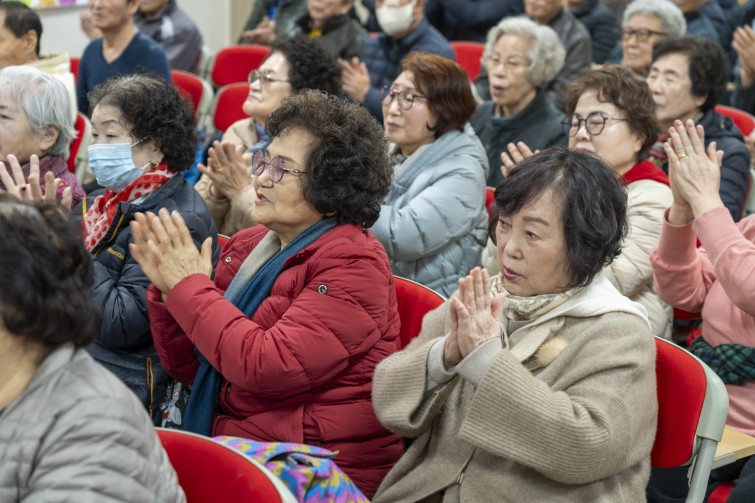 YTo1ODp7czo4OiJGaWxlTmFtZSI7czo0MDoiY2E4OTFmOGQtODNkOS00NTlhLWE5YTYtMTdmYTQ5NWNkZWFiLmpwZyI7czoxMjoiRmlsZURhdGVUaW1lIjtpOjE3NjQzMTg1NTk7czo4OiJGaWxlU2l6ZSI7aToxNTE5MjE1O3M6ODoiRmlsZVR5cGUiO2k6MjtzOjg6Ik1pbWVUeXBlIjtzOjEwOiJpbWFnZS9qcGVnIjtzOjEzOiJTZWN0aW9uc0ZvdW5kIjtzOjMwOiJBTllfVEFHLCBJRkQwLCBUSFVNQk5BSUwsIEVYSUYiO3M6ODoiQ09NUFVURUQiO2E6OTp7czo0OiJodG1sIjtzOjI2OiJ3aWR0aD0iMTc0NCIgaGVpZ2h0PSIxMTYzIiI7czo2OiJIZWlnaHQiO2k6MTE2MztzOjU6IldpZHRoIjtpOjE3NDQ7czo3OiJJc0NvbG9yIjtpOjE7czoxNzoiQnl0ZU9yZGVyTW90b3JvbGEiO2k6MDtzOjE1OiJBcGVydHVyZUZOdW1iZXIiO3M6NToiZi80LjAiO3M6OToiQ29weXJpZ2h0IjtzOjQ6IllBQkMiO3M6MTg6IlRodW1ibmFpbC5GaWxlVHlwZSI7aToyO3M6MTg6IlRodW1ibmFpbC5NaW1lVHlwZSI7czoxMDoiaW1hZ2UvanBlZyI7fXM6NDoiTWFrZSI7czo0OiJTT05ZIjtzOjU6Ik1vZGVsIjtzOjg6IklMQ0UtN000IjtzOjExOiJYUmVzb2x1dGlvbiI7czo1OiIyNDAvMSI7czoxMToiWVJlc29sdXRpb24iO3M6NToiMjQwLzEiO3M6MTQ6IlJlc29sdXRpb25Vbml0IjtpOjI7czo4OiJTb2Z0d2FyZSI7czo1MjoiQWRvYmUgUGhvdG9zaG9wIExpZ2h0cm9vbSBDbGFzc2ljIDE1LjAuMSAoTWFjaW50b3NoKSI7czo4OiJEYXRlVGltZSI7czoxOToiMjAyNToxMToyOCAxNzowMTo1OSI7czo2OiJBcnRpc3QiO3M6NzoiWUFCQ19TRyI7czo5OiJDb3B5cmlnaHQiO3M6NDoiWUFCQyI7czoxNjoiRXhpZl9JRkRfUG9pbnRlciI7aToyNTQ7czo5OiJUSFVNQk5BSUwiO2E6Njp7czoxMToiQ29tcHJlc3Npb24iO2k6NjtzOjExOiJYUmVzb2x1dGlvbiI7czo0OiI3Mi8xIjtzOjExOiJZUmVzb2x1dGlvbiI7czo0OiI3Mi8xIjtzOjE0OiJSZXNvbHV0aW9uVW5pdCI7aToyO3M6MjE6IkpQRUdJbnRlcmNoYW5nZUZvcm1hdCI7aToxMDQwO3M6Mjc6IkpQRUdJbnRlcmNoYW5nZUZvcm1hdExlbmd0aCI7aToyMDQ1ODt9czoxMjoiRXhwb3N1cmVUaW1lIjtzOjQ6IjEvODAiO3M6NzoiRk51bWJlciI7czozOiI0LzEiO3M6MTU6IkV4cG9zdXJlUHJvZ3JhbSI7aToxO3M6MTU6IklTT1NwZWVkUmF0aW5ncyI7aTo2NDA7czoxOToiVW5kZWZpbmVkVGFnOjB4ODgzMCI7aToyO3M6MTk6IlVuZGVmaW5lZFRhZzoweDg4MzIiO2k6NjQwO3M6MTE6IkV4aWZWZXJzaW9uIjtzOjQ6IjAyMzIiO3M6MTY6IkRhdGVUaW1lT3JpZ2luYWwiO3M6MTk6IjIwMjU6MTE6MjggMTA6NDI6MTkiO3M6MTc6IkRhdGVUaW1lRGlnaXRpemVkIjtzOjE5OiIyMDI1OjExOjI4IDEwOjQyOjE5IjtzOjE5OiJVbmRlZmluZWRUYWc6MHg5MDEwIjtzOjY6IiswOTowMCI7czoxOToiVW5kZWZpbmVkVGFnOjB4OTAxMSI7czo2OiIrMDk6MDAiO3M6MTk6IlVuZGVmaW5lZFRhZzoweDkwMTIiO3M6NjoiKzA5OjAwIjtzOjE3OiJTaHV0dGVyU3BlZWRWYWx1ZSI7czoxNToiNjMyMTkyOC8xMDAwMDAwIjtzOjEzOiJBcGVydHVyZVZhbHVlIjtzOjM6IjQvMSI7czoxNToiQnJpZ2h0bmVzc1ZhbHVlIjtzOjk6IjM2NjQvMjU2MCI7czoxNzoiRXhwb3N1cmVCaWFzVmFsdWUiO3M6NDoiMC8xMCI7czoxNjoiTWF4QXBlcnR1cmVWYWx1ZSI7czo4OiIxMDI0LzI1NiI7czoxMjoiTWV0ZXJpbmdNb2RlIjtpOjU7czoxMToiTGlnaHRTb3VyY2UiO2k6MDtzOjU6IkZsYXNoIjtpOjE2O3M6MTE6IkZvY2FsTGVuZ3RoIjtzOjY6Ijc2MC8xMCI7czoxODoiU3ViU2VjVGltZU9yaWdpbmFsIjtzOjM6IjI4NSI7czoxOToiU3ViU2VjVGltZURpZ2l0aXplZCI7czozOiIyODUiO3M6MTA6IkNvbG9yU3BhY2UiO2k6NjU1MzU7czoyMToiRm9jYWxQbGFuZVhSZXNvbHV0aW9uIjtzOjE0OiI2NDQ0OTMzOS8zMjc2OCI7czoyMToiRm9jYWxQbGFuZVlSZXNvbHV0aW9uIjtzOjE0OiI2NDQ0OTMzOS8zMjc2OCI7czoyNDoiRm9jYWxQbGFuZVJlc29sdXRpb25Vbml0IjtpOjM7czoxMDoiRmlsZVNvdXJjZSI7czoxOiIDIjtzOjk6IlNjZW5lVHlwZSI7czoxOiIBIjtzOjE0OiJDdXN0b21SZW5kZXJlZCI7aTowO3M6MTI6IkV4cG9zdXJlTW9kZSI7aToxO3M6MTI6IldoaXRlQmFsYW5jZSI7aToxO3M6MTY6IkRpZ2l0YWxab29tUmF0aW8iO3M6NToiMTYvMTYiO3M6MjE6IkZvY2FsTGVuZ3RoSW4zNW1tRmlsbSI7aTo3NjtzOjE2OiJTY2VuZUNhcHR1cmVUeXBlIjtpOjA7czo4OiJDb250cmFzdCI7aTowO3M6MTA6IlNhdHVyYXRpb24iO2k6MDtzOjk6IlNoYXJwbmVzcyI7aTowO3M6MTk6IlVuZGVmaW5lZFRhZzoweEE0MzIiO2E6NDp7aTowO3M6NjoiMjQwLzEwIjtpOjE7czo3OiIxMDUwLzEwIjtpOjI7czo1OiI0MC8xMCI7aTozO3M6NToiNDAvMTAiO31zOjE5OiJVbmRlZmluZWRUYWc6MHhBNDM0IjtzOjIwOiJGRSAyNC0xMDVtbSBGNCBHIE9TUyI7fQ==