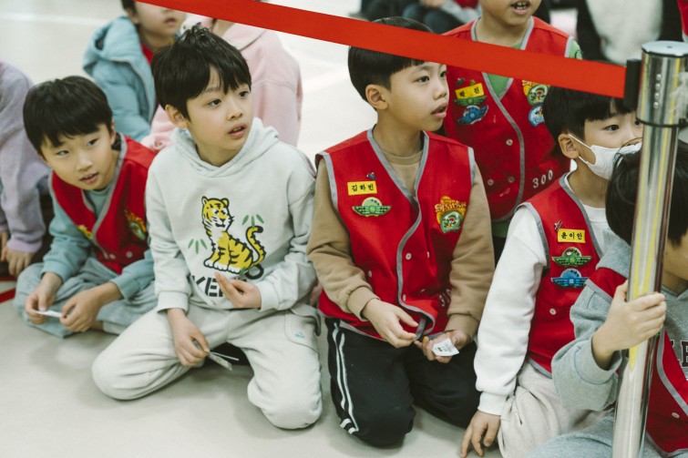 YTo1ODp7czo4OiJGaWxlTmFtZSI7czo0MDoiZDM0ZWU5NDctNGJkMi00Zjc0LWEyZDYtYjA1NjcxM2U4MmZiLmpwZyI7czoxMjoiRmlsZURhdGVUaW1lIjtpOjE3NjUwNzg5NDY7czo4OiJGaWxlU2l6ZSI7aToxNTE0Nzk4O3M6ODoiRmlsZVR5cGUiO2k6MjtzOjg6Ik1pbWVUeXBlIjtzOjEwOiJpbWFnZS9qcGVnIjtzOjEzOiJTZWN0aW9uc0ZvdW5kIjtzOjMwOiJBTllfVEFHLCBJRkQwLCBUSFVNQk5BSUwsIEVYSUYiO3M6ODoiQ09NUFVURUQiO2E6OTp7czo0OiJodG1sIjtzOjI2OiJ3aWR0aD0iMTc1MiIgaGVpZ2h0PSIxMTY4IiI7czo2OiJIZWlnaHQiO2k6MTE2ODtzOjU6IldpZHRoIjtpOjE3NTI7czo3OiJJc0NvbG9yIjtpOjE7czoxNzoiQnl0ZU9yZGVyTW90b3JvbGEiO2k6MDtzOjE1OiJBcGVydHVyZUZOdW1iZXIiO3M6NToiZi8yLjgiO3M6OToiQ29weXJpZ2h0IjtzOjQ6IllBQkMiO3M6MTg6IlRodW1ibmFpbC5GaWxlVHlwZSI7aToyO3M6MTg6IlRodW1ibmFpbC5NaW1lVHlwZSI7czoxMDoiaW1hZ2UvanBlZyI7fXM6NDoiTWFrZSI7czo0OiJTT05ZIjtzOjU6Ik1vZGVsIjtzOjg6IklMQ0UtN000IjtzOjExOiJYUmVzb2x1dGlvbiI7czo1OiIyNDAvMSI7czoxMToiWVJlc29sdXRpb24iO3M6NToiMjQwLzEiO3M6MTQ6IlJlc29sdXRpb25Vbml0IjtpOjI7czo4OiJTb2Z0d2FyZSI7czo1MjoiQWRvYmUgUGhvdG9zaG9wIExpZ2h0cm9vbSBDbGFzc2ljIDE1LjAuMSAoTWFjaW50b3NoKSI7czo4OiJEYXRlVGltZSI7czoxOToiMjAyNToxMjowNyAxMjozNjoxNCI7czo2OiJBcnRpc3QiO3M6NzoiWUFCQ19TRyI7czo5OiJDb3B5cmlnaHQiO3M6NDoiWUFCQyI7czoxNjoiRXhpZl9JRkRfUG9pbnRlciI7aToyNTQ7czo5OiJUSFVNQk5BSUwiO2E6Njp7czoxMToiQ29tcHJlc3Npb24iO2k6NjtzOjExOiJYUmVzb2x1dGlvbiI7czo0OiI3Mi8xIjtzOjExOiJZUmVzb2x1dGlvbiI7czo0OiI3Mi8xIjtzOjE0OiJSZXNvbHV0aW9uVW5pdCI7aToyO3M6MjE6IkpQRUdJbnRlcmNoYW5nZUZvcm1hdCI7aToxMDQwO3M6Mjc6IkpQRUdJbnRlcmNoYW5nZUZvcm1hdExlbmd0aCI7aToyMDMwNjt9czoxMjoiRXhwb3N1cmVUaW1lIjtzOjU6IjEvMjUwIjtzOjc6IkZOdW1iZXIiO3M6NToiMjgvMTAiO3M6MTU6IkV4cG9zdXJlUHJvZ3JhbSI7aToxO3M6MTU6IklTT1NwZWVkUmF0aW5ncyI7aTo1MDA7czoxOToiVW5kZWZpbmVkVGFnOjB4ODgzMCI7aToyO3M6MTk6IlVuZGVmaW5lZFRhZzoweDg4MzIiO2k6NTAwO3M6MTE6IkV4aWZWZXJzaW9uIjtzOjQ6IjAyMzIiO3M6MTY6IkRhdGVUaW1lT3JpZ2luYWwiO3M6MTk6IjIwMjU6MTI6MDYgMTA6MTI6MDUiO3M6MTc6IkRhdGVUaW1lRGlnaXRpemVkIjtzOjE5OiIyMDI1OjEyOjA2IDEwOjEyOjA1IjtzOjE5OiJVbmRlZmluZWRUYWc6MHg5MDEwIjtzOjY6IiswOTowMCI7czoxOToiVW5kZWZpbmVkVGFnOjB4OTAxMSI7czo2OiIrMDk6MDAiO3M6MTk6IlVuZGVmaW5lZFRhZzoweDkwMTIiO3M6NjoiKzA5OjAwIjtzOjE3OiJTaHV0dGVyU3BlZWRWYWx1ZSI7czoxNToiNzk2NTc4NC8xMDAwMDAwIjtzOjEzOiJBcGVydHVyZVZhbHVlIjtzOjE1OiIyOTcwODU0LzEwMDAwMDAiO3M6MTU6IkJyaWdodG5lc3NWYWx1ZSI7czo5OiI3MjM0LzI1NjAiO3M6MTc6IkV4cG9zdXJlQmlhc1ZhbHVlIjtzOjQ6IjAvMTAiO3M6MTY6Ik1heEFwZXJ0dXJlVmFsdWUiO3M6NzoiNzYwLzI1NiI7czoxMjoiTWV0ZXJpbmdNb2RlIjtpOjU7czoxMToiTGlnaHRTb3VyY2UiO2k6MDtzOjU6IkZsYXNoIjtpOjE1O3M6MTE6IkZvY2FsTGVuZ3RoIjtzOjY6IjY3MC8xMCI7czoxODoiU3ViU2VjVGltZU9yaWdpbmFsIjtzOjM6IjU2OSI7czoxOToiU3ViU2VjVGltZURpZ2l0aXplZCI7czozOiI1NjkiO3M6MTA6IkNvbG9yU3BhY2UiO2k6NjU1MzU7czoyMToiRm9jYWxQbGFuZVhSZXNvbHV0aW9uIjtzOjE0OiI2NDQ0OTMzOS8zMjc2OCI7czoyMToiRm9jYWxQbGFuZVlSZXNvbHV0aW9uIjtzOjE0OiI2NDQ0OTMzOS8zMjc2OCI7czoyNDoiRm9jYWxQbGFuZVJlc29sdXRpb25Vbml0IjtpOjM7czoxMDoiRmlsZVNvdXJjZSI7czoxOiIDIjtzOjk6IlNjZW5lVHlwZSI7czoxOiIBIjtzOjE0OiJDdXN0b21SZW5kZXJlZCI7aTowO3M6MTI6IkV4cG9zdXJlTW9kZSI7aToxO3M6MTI6IldoaXRlQmFsYW5jZSI7aToxO3M6MTY6IkRpZ2l0YWxab29tUmF0aW8iO3M6NToiMTYvMTYiO3M6MjE6IkZvY2FsTGVuZ3RoSW4zNW1tRmlsbSI7aTo2NztzOjE2OiJTY2VuZUNhcHR1cmVUeXBlIjtpOjA7czo4OiJDb250cmFzdCI7aTowO3M6MTA6IlNhdHVyYXRpb24iO2k6MDtzOjk6IlNoYXJwbmVzcyI7aTowO3M6MTk6IlVuZGVmaW5lZFRhZzoweEE0MzIiO2E6NDp7aTowO3M6NjoiMjQwLzEwIjtpOjE7czo2OiI3MDAvMTAiO2k6MjtzOjU6IjI4LzEwIjtpOjM7czo1OiIyOC8xMCI7fXM6MTk6IlVuZGVmaW5lZFRhZzoweEE0MzQiO3M6MjE6IkZFIDI0LTcwbW0gRjIuOCBHTSBJSSI7fQ==