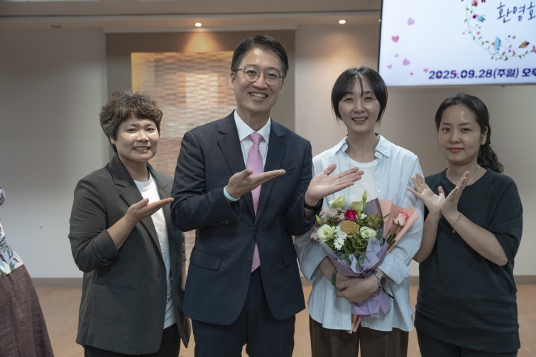 YTo1ODp7czo4OiJGaWxlTmFtZSI7czo0MDoiZDhmYTI3YTQtYmQ1Yy00YTYwLTk2NjUtMDU0ZjMxZTM2YjVmLmpwZyI7czoxMjoiRmlsZURhdGVUaW1lIjtpOjE3NTkyOTgzMTQ7czo4OiJGaWxlU2l6ZSI7aToxMDYzNzM5O3M6ODoiRmlsZVR5cGUiO2k6MjtzOjg6Ik1pbWVUeXBlIjtzOjEwOiJpbWFnZS9qcGVnIjtzOjEzOiJTZWN0aW9uc0ZvdW5kIjtzOjMwOiJBTllfVEFHLCBJRkQwLCBUSFVNQk5BSUwsIEVYSUYiO3M6ODoiQ09NUFVURUQiO2E6OTp7czo0OiJodG1sIjtzOjI2OiJ3aWR0aD0iMTc0MCIgaGVpZ2h0PSIxMTYwIiI7czo2OiJIZWlnaHQiO2k6MTE2MDtzOjU6IldpZHRoIjtpOjE3NDA7czo3OiJJc0NvbG9yIjtpOjE7czoxNzoiQnl0ZU9yZGVyTW90b3JvbGEiO2k6MDtzOjE1OiJBcGVydHVyZUZOdW1iZXIiO3M6NToiZi8yLjgiO3M6OToiQ29weXJpZ2h0IjtzOjQ6IllBQkMiO3M6MTg6IlRodW1ibmFpbC5GaWxlVHlwZSI7aToyO3M6MTg6IlRodW1ibmFpbC5NaW1lVHlwZSI7czoxMDoiaW1hZ2UvanBlZyI7fXM6NDoiTWFrZSI7czo0OiJTT05ZIjtzOjU6Ik1vZGVsIjtzOjg6IklMQ0UtN000IjtzOjExOiJYUmVzb2x1dGlvbiI7czo1OiIyNDAvMSI7czoxMToiWVJlc29sdXRpb24iO3M6NToiMjQwLzEiO3M6MTQ6IlJlc29sdXRpb25Vbml0IjtpOjI7czo4OiJTb2Z0d2FyZSI7czo1MjoiQWRvYmUgUGhvdG9zaG9wIExpZ2h0cm9vbSBDbGFzc2ljIDE0LjUuMSAoTWFjaW50b3NoKSI7czo4OiJEYXRlVGltZSI7czoxOToiMjAyNTowOTozMCAxMDoxNjowNyI7czo2OiJBcnRpc3QiO3M6NzoiWUFCQ19TRyI7czo5OiJDb3B5cmlnaHQiO3M6NDoiWUFCQyI7czoxNjoiRXhpZl9JRkRfUG9pbnRlciI7aToyNTQ7czo5OiJUSFVNQk5BSUwiO2E6Njp7czoxMToiQ29tcHJlc3Npb24iO2k6NjtzOjExOiJYUmVzb2x1dGlvbiI7czo0OiI3Mi8xIjtzOjExOiJZUmVzb2x1dGlvbiI7czo0OiI3Mi8xIjtzOjE0OiJSZXNvbHV0aW9uVW5pdCI7aToyO3M6MjE6IkpQRUdJbnRlcmNoYW5nZUZvcm1hdCI7aToxMDQwO3M6Mjc6IkpQRUdJbnRlcmNoYW5nZUZvcm1hdExlbmd0aCI7aToxMzgwNDt9czoxMjoiRXhwb3N1cmVUaW1lIjtzOjQ6IjEvNjAiO3M6NzoiRk51bWJlciI7czo1OiIyOC8xMCI7czoxNToiRXhwb3N1cmVQcm9ncmFtIjtpOjE7czoxNToiSVNPU3BlZWRSYXRpbmdzIjtpOjI1MDtzOjE5OiJVbmRlZmluZWRUYWc6MHg4ODMwIjtpOjI7czoxOToiVW5kZWZpbmVkVGFnOjB4ODgzMiI7aToyNTA7czoxMToiRXhpZlZlcnNpb24iO3M6NDoiMDIzMiI7czoxNjoiRGF0ZVRpbWVPcmlnaW5hbCI7czoxOToiMjAyNTowOToyOCAxNDoxMDozNyI7czoxNzoiRGF0ZVRpbWVEaWdpdGl6ZWQiO3M6MTk6IjIwMjU6MDk6MjggMTQ6MTA6MzciO3M6MTk6IlVuZGVmaW5lZFRhZzoweDkwMTAiO3M6NjoiKzA5OjAwIjtzOjE5OiJVbmRlZmluZWRUYWc6MHg5MDExIjtzOjY6IiswOTowMCI7czoxOToiVW5kZWZpbmVkVGFnOjB4OTAxMiI7czo2OiIrMDk6MDAiO3M6MTc6IlNodXR0ZXJTcGVlZFZhbHVlIjtzOjE1OiI1OTA2ODkxLzEwMDAwMDAiO3M6MTM6IkFwZXJ0dXJlVmFsdWUiO3M6MTU6IjI5NzA4NTQvMTAwMDAwMCI7czoxNToiQnJpZ2h0bmVzc1ZhbHVlIjtzOjk6IjQ1MjQvMjU2MCI7czoxNzoiRXhwb3N1cmVCaWFzVmFsdWUiO3M6NDoiMC8xMCI7czoxNjoiTWF4QXBlcnR1cmVWYWx1ZSI7czo3OiI3NjAvMjU2IjtzOjEyOiJNZXRlcmluZ01vZGUiO2k6NTtzOjExOiJMaWdodFNvdXJjZSI7aToyNTU7czo1OiJGbGFzaCI7aToxMztzOjExOiJGb2NhbExlbmd0aCI7czo2OiIzNTAvMTAiO3M6MTg6IlN1YlNlY1RpbWVPcmlnaW5hbCI7czozOiIxNDgiO3M6MTk6IlN1YlNlY1RpbWVEaWdpdGl6ZWQiO3M6MzoiMTQ4IjtzOjEwOiJDb2xvclNwYWNlIjtpOjY1NTM1O3M6MjE6IkZvY2FsUGxhbmVYUmVzb2x1dGlvbiI7czoxNDoiNjQ0NDkzMzkvMzI3NjgiO3M6MjE6IkZvY2FsUGxhbmVZUmVzb2x1dGlvbiI7czoxNDoiNjQ0NDkzMzkvMzI3NjgiO3M6MjQ6IkZvY2FsUGxhbmVSZXNvbHV0aW9uVW5pdCI7aTozO3M6MTA6IkZpbGVTb3VyY2UiO3M6MToiAyI7czo5OiJTY2VuZVR5cGUiO3M6MToiASI7czoxNDoiQ3VzdG9tUmVuZGVyZWQiO2k6MDtzOjEyOiJFeHBvc3VyZU1vZGUiO2k6MTtzOjEyOiJXaGl0ZUJhbGFuY2UiO2k6MTtzOjE2OiJEaWdpdGFsWm9vbVJhdGlvIjtzOjU6IjE2LzE2IjtzOjIxOiJGb2NhbExlbmd0aEluMzVtbUZpbG0iO2k6MzU7czoxNjoiU2NlbmVDYXB0dXJlVHlwZSI7aTowO3M6ODoiQ29udHJhc3QiO2k6MDtzOjEwOiJTYXR1cmF0aW9uIjtpOjA7czo5OiJTaGFycG5lc3MiO2k6MDtzOjE5OiJVbmRlZmluZWRUYWc6MHhBNDMyIjthOjQ6e2k6MDtzOjY6IjI0MC8xMCI7aToxO3M6NjoiNzAwLzEwIjtpOjI7czo1OiIyOC8xMCI7aTozO3M6NToiMjgvMTAiO31zOjE5OiJVbmRlZmluZWRUYWc6MHhBNDM0IjtzOjIxOiJGRSAyNC03MG1tIEYyLjggR00gSUkiO30=