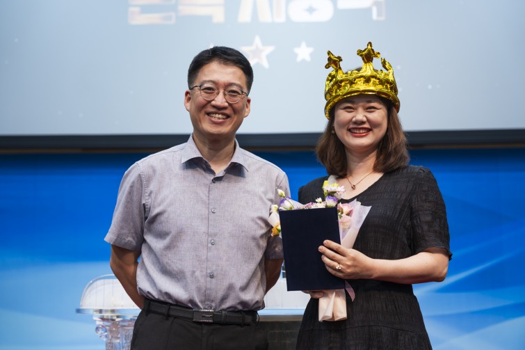 YTo1ODp7czo4OiJGaWxlTmFtZSI7czo0MDoiZTBlYTc0MDctYWVjZi00ZmVhLWFmZTctMjdlY2VhNWMxZjMwLmpwZyI7czoxMjoiRmlsZURhdGVUaW1lIjtpOjE3NTcyMjM3MDM7czo4OiJGaWxlU2l6ZSI7aToxMDg4MjczO3M6ODoiRmlsZVR5cGUiO2k6MjtzOjg6Ik1pbWVUeXBlIjtzOjEwOiJpbWFnZS9qcGVnIjtzOjEzOiJTZWN0aW9uc0ZvdW5kIjtzOjMwOiJBTllfVEFHLCBJRkQwLCBUSFVNQk5BSUwsIEVYSUYiO3M6ODoiQ09NUFVURUQiO2E6OTp7czo0OiJodG1sIjtzOjI2OiJ3aWR0aD0iMTc1MiIgaGVpZ2h0PSIxMTY4IiI7czo2OiJIZWlnaHQiO2k6MTE2ODtzOjU6IldpZHRoIjtpOjE3NTI7czo3OiJJc0NvbG9yIjtpOjE7czoxNzoiQnl0ZU9yZGVyTW90b3JvbGEiO2k6MDtzOjE1OiJBcGVydHVyZUZOdW1iZXIiO3M6NToiZi8zLjIiO3M6OToiQ29weXJpZ2h0IjtzOjQ6IllBQkMiO3M6MTg6IlRodW1ibmFpbC5GaWxlVHlwZSI7aToyO3M6MTg6IlRodW1ibmFpbC5NaW1lVHlwZSI7czoxMDoiaW1hZ2UvanBlZyI7fXM6NDoiTWFrZSI7czo0OiJTT05ZIjtzOjU6Ik1vZGVsIjtzOjg6IklMQ0UtN000IjtzOjExOiJYUmVzb2x1dGlvbiI7czo1OiIyNDAvMSI7czoxMToiWVJlc29sdXRpb24iO3M6NToiMjQwLzEiO3M6MTQ6IlJlc29sdXRpb25Vbml0IjtpOjI7czo4OiJTb2Z0d2FyZSI7czo1MjoiQWRvYmUgUGhvdG9zaG9wIExpZ2h0cm9vbSBDbGFzc2ljIDE0LjUuMSAoTWFjaW50b3NoKSI7czo4OiJEYXRlVGltZSI7czoxOToiMjAyNTowOTowNyAxNDozOTo0OCI7czo2OiJBcnRpc3QiO3M6NzoiWUFCQ19TRyI7czo5OiJDb3B5cmlnaHQiO3M6NDoiWUFCQyI7czoxNjoiRXhpZl9JRkRfUG9pbnRlciI7aToyNTQ7czo5OiJUSFVNQk5BSUwiO2E6Njp7czoxMToiQ29tcHJlc3Npb24iO2k6NjtzOjExOiJYUmVzb2x1dGlvbiI7czo0OiI3Mi8xIjtzOjExOiJZUmVzb2x1dGlvbiI7czo0OiI3Mi8xIjtzOjE0OiJSZXNvbHV0aW9uVW5pdCI7aToyO3M6MjE6IkpQRUdJbnRlcmNoYW5nZUZvcm1hdCI7aToxMDQwO3M6Mjc6IkpQRUdJbnRlcmNoYW5nZUZvcm1hdExlbmd0aCI7aToxMzAxMjt9czoxMjoiRXhwb3N1cmVUaW1lIjtzOjQ6IjEvNjAiO3M6NzoiRk51bWJlciI7czo1OiIzMi8xMCI7czoxNToiRXhwb3N1cmVQcm9ncmFtIjtpOjE7czoxNToiSVNPU3BlZWRSYXRpbmdzIjtpOjE2MDtzOjE5OiJVbmRlZmluZWRUYWc6MHg4ODMwIjtpOjI7czoxOToiVW5kZWZpbmVkVGFnOjB4ODgzMiI7aToxNjA7czoxMToiRXhpZlZlcnNpb24iO3M6NDoiMDIzMiI7czoxNjoiRGF0ZVRpbWVPcmlnaW5hbCI7czoxOToiMjAyNTowOTowNiAxNDowNTozNiI7czoxNzoiRGF0ZVRpbWVEaWdpdGl6ZWQiO3M6MTk6IjIwMjU6MDk6MDYgMTQ6MDU6MzYiO3M6MTk6IlVuZGVmaW5lZFRhZzoweDkwMTAiO3M6NjoiKzA5OjAwIjtzOjE5OiJVbmRlZmluZWRUYWc6MHg5MDExIjtzOjY6IiswOTowMCI7czoxOToiVW5kZWZpbmVkVGFnOjB4OTAxMiI7czo2OiIrMDk6MDAiO3M6MTc6IlNodXR0ZXJTcGVlZFZhbHVlIjtzOjE1OiI1OTA2ODkxLzEwMDAwMDAiO3M6MTM6IkFwZXJ0dXJlVmFsdWUiO3M6MTU6IjMzNTYxNDQvMTAwMDAwMCI7czoxNToiQnJpZ2h0bmVzc1ZhbHVlIjtzOjk6Ijg1NzQvMjU2MCI7czoxNzoiRXhwb3N1cmVCaWFzVmFsdWUiO3M6NDoiMC8xMCI7czoxNjoiTWF4QXBlcnR1cmVWYWx1ZSI7czo3OiI3NjAvMjU2IjtzOjEyOiJNZXRlcmluZ01vZGUiO2k6NTtzOjExOiJMaWdodFNvdXJjZSI7aTowO3M6NToiRmxhc2giO2k6MTM7czoxMToiRm9jYWxMZW5ndGgiO3M6NjoiNTYwLzEwIjtzOjE4OiJTdWJTZWNUaW1lT3JpZ2luYWwiO3M6MzoiMTM1IjtzOjE5OiJTdWJTZWNUaW1lRGlnaXRpemVkIjtzOjM6IjEzNSI7czoxMDoiQ29sb3JTcGFjZSI7aTo2NTUzNTtzOjIxOiJGb2NhbFBsYW5lWFJlc29sdXRpb24iO3M6MTQ6IjY0NDQ5MzM5LzMyNzY4IjtzOjIxOiJGb2NhbFBsYW5lWVJlc29sdXRpb24iO3M6MTQ6IjY0NDQ5MzM5LzMyNzY4IjtzOjI0OiJGb2NhbFBsYW5lUmVzb2x1dGlvblVuaXQiO2k6MztzOjEwOiJGaWxlU291cmNlIjtzOjE6IgMiO3M6OToiU2NlbmVUeXBlIjtzOjE6IgEiO3M6MTQ6IkN1c3RvbVJlbmRlcmVkIjtpOjA7czoxMjoiRXhwb3N1cmVNb2RlIjtpOjE7czoxMjoiV2hpdGVCYWxhbmNlIjtpOjE7czoxNjoiRGlnaXRhbFpvb21SYXRpbyI7czo1OiIxNi8xNiI7czoyMToiRm9jYWxMZW5ndGhJbjM1bW1GaWxtIjtpOjU2O3M6MTY6IlNjZW5lQ2FwdHVyZVR5cGUiO2k6MDtzOjg6IkNvbnRyYXN0IjtpOjA7czoxMDoiU2F0dXJhdGlvbiI7aTowO3M6OToiU2hhcnBuZXNzIjtpOjA7czoxOToiVW5kZWZpbmVkVGFnOjB4QTQzMiI7YTo0OntpOjA7czo2OiIyNDAvMTAiO2k6MTtzOjY6IjcwMC8xMCI7aToyO3M6NToiMjgvMTAiO2k6MztzOjU6IjI4LzEwIjt9czoxOToiVW5kZWZpbmVkVGFnOjB4QTQzNCI7czoyMToiRkUgMjQtNzBtbSBGMi44IEdNIElJIjt9