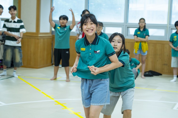 YTo1ODp7czo4OiJGaWxlTmFtZSI7czo0MDoiZTIwN2RiYTItMzU1Ny00ZThkLWFmMGQtZjc4M2EzZGU4OTc1LmpwZyI7czoxMjoiRmlsZURhdGVUaW1lIjtpOjE3NTc4MjAxODM7czo4OiJGaWxlU2l6ZSI7aToxMjExNjI4O3M6ODoiRmlsZVR5cGUiO2k6MjtzOjg6Ik1pbWVUeXBlIjtzOjEwOiJpbWFnZS9qcGVnIjtzOjEzOiJTZWN0aW9uc0ZvdW5kIjtzOjMwOiJBTllfVEFHLCBJRkQwLCBUSFVNQk5BSUwsIEVYSUYiO3M6ODoiQ09NUFVURUQiO2E6OTp7czo0OiJodG1sIjtzOjI2OiJ3aWR0aD0iMTc1MiIgaGVpZ2h0PSIxMTY4IiI7czo2OiJIZWlnaHQiO2k6MTE2ODtzOjU6IldpZHRoIjtpOjE3NTI7czo3OiJJc0NvbG9yIjtpOjE7czoxNzoiQnl0ZU9yZGVyTW90b3JvbGEiO2k6MDtzOjE1OiJBcGVydHVyZUZOdW1iZXIiO3M6NToiZi80LjAiO3M6OToiQ29weXJpZ2h0IjtzOjQ6IllBQkMiO3M6MTg6IlRodW1ibmFpbC5GaWxlVHlwZSI7aToyO3M6MTg6IlRodW1ibmFpbC5NaW1lVHlwZSI7czoxMDoiaW1hZ2UvanBlZyI7fXM6NDoiTWFrZSI7czo0OiJTT05ZIjtzOjU6Ik1vZGVsIjtzOjg6IklMQ0UtN000IjtzOjExOiJYUmVzb2x1dGlvbiI7czo1OiIyNDAvMSI7czoxMToiWVJlc29sdXRpb24iO3M6NToiMjQwLzEiO3M6MTQ6IlJlc29sdXRpb25Vbml0IjtpOjI7czo4OiJTb2Z0d2FyZSI7czo1MjoiQWRvYmUgUGhvdG9zaG9wIExpZ2h0cm9vbSBDbGFzc2ljIDE0LjUuMSAoTWFjaW50b3NoKSI7czo4OiJEYXRlVGltZSI7czoxOToiMjAyNTowOToxNCAxMjoyMTozMSI7czo2OiJBcnRpc3QiO3M6NzoiWUFCQ19TRyI7czo5OiJDb3B5cmlnaHQiO3M6NDoiWUFCQyI7czoxNjoiRXhpZl9JRkRfUG9pbnRlciI7aToyNTQ7czo5OiJUSFVNQk5BSUwiO2E6Njp7czoxMToiQ29tcHJlc3Npb24iO2k6NjtzOjExOiJYUmVzb2x1dGlvbiI7czo0OiI3Mi8xIjtzOjExOiJZUmVzb2x1dGlvbiI7czo0OiI3Mi8xIjtzOjE0OiJSZXNvbHV0aW9uVW5pdCI7aToyO3M6MjE6IkpQRUdJbnRlcmNoYW5nZUZvcm1hdCI7aToxMDQwO3M6Mjc6IkpQRUdJbnRlcmNoYW5nZUZvcm1hdExlbmd0aCI7aToxNjA4NTt9czoxMjoiRXhwb3N1cmVUaW1lIjtzOjU6IjEvMjAwIjtzOjc6IkZOdW1iZXIiO3M6MzoiNC8xIjtzOjE1OiJFeHBvc3VyZVByb2dyYW0iO2k6MTtzOjE1OiJJU09TcGVlZFJhdGluZ3MiO2k6ODAwO3M6MTk6IlVuZGVmaW5lZFRhZzoweDg4MzAiO2k6MjtzOjE5OiJVbmRlZmluZWRUYWc6MHg4ODMyIjtpOjgwMDtzOjExOiJFeGlmVmVyc2lvbiI7czo0OiIwMjMyIjtzOjE2OiJEYXRlVGltZU9yaWdpbmFsIjtzOjE5OiIyMDI1OjA5OjEzIDExOjE4OjU4IjtzOjE3OiJEYXRlVGltZURpZ2l0aXplZCI7czoxOToiMjAyNTowOToxMyAxMToxODo1OCI7czoxOToiVW5kZWZpbmVkVGFnOjB4OTAxMCI7czo2OiIrMDk6MDAiO3M6MTk6IlVuZGVmaW5lZFRhZzoweDkwMTEiO3M6NjoiKzA5OjAwIjtzOjE5OiJVbmRlZmluZWRUYWc6MHg5MDEyIjtzOjY6IiswOTowMCI7czoxNzoiU2h1dHRlclNwZWVkVmFsdWUiO3M6MTU6Ijc2NDM4NTYvMTAwMDAwMCI7czoxMzoiQXBlcnR1cmVWYWx1ZSI7czozOiI0LzEiO3M6MTU6IkJyaWdodG5lc3NWYWx1ZSI7czo5OiI5OTY0LzI1NjAiO3M6MTc6IkV4cG9zdXJlQmlhc1ZhbHVlIjtzOjQ6IjAvMTAiO3M6MTY6Ik1heEFwZXJ0dXJlVmFsdWUiO3M6NzoiNzYwLzI1NiI7czoxMjoiTWV0ZXJpbmdNb2RlIjtpOjU7czoxMToiTGlnaHRTb3VyY2UiO2k6MDtzOjU6IkZsYXNoIjtpOjEzO3M6MTE6IkZvY2FsTGVuZ3RoIjtzOjY6IjcwMC8xMCI7czoxODoiU3ViU2VjVGltZU9yaWdpbmFsIjtzOjM6IjgwNyI7czoxOToiU3ViU2VjVGltZURpZ2l0aXplZCI7czozOiI4MDciO3M6MTA6IkNvbG9yU3BhY2UiO2k6NjU1MzU7czoyMToiRm9jYWxQbGFuZVhSZXNvbHV0aW9uIjtzOjE0OiI2NDQ0OTMzOS8zMjc2OCI7czoyMToiRm9jYWxQbGFuZVlSZXNvbHV0aW9uIjtzOjE0OiI2NDQ0OTMzOS8zMjc2OCI7czoyNDoiRm9jYWxQbGFuZVJlc29sdXRpb25Vbml0IjtpOjM7czoxMDoiRmlsZVNvdXJjZSI7czoxOiIDIjtzOjk6IlNjZW5lVHlwZSI7czoxOiIBIjtzOjE0OiJDdXN0b21SZW5kZXJlZCI7aTowO3M6MTI6IkV4cG9zdXJlTW9kZSI7aToxO3M6MTI6IldoaXRlQmFsYW5jZSI7aToxO3M6MTY6IkRpZ2l0YWxab29tUmF0aW8iO3M6NToiMTYvMTYiO3M6MjE6IkZvY2FsTGVuZ3RoSW4zNW1tRmlsbSI7aTo3MDtzOjE2OiJTY2VuZUNhcHR1cmVUeXBlIjtpOjA7czo4OiJDb250cmFzdCI7aTowO3M6MTA6IlNhdHVyYXRpb24iO2k6MDtzOjk6IlNoYXJwbmVzcyI7aTowO3M6MTk6IlVuZGVmaW5lZFRhZzoweEE0MzIiO2E6NDp7aTowO3M6NjoiMjQwLzEwIjtpOjE7czo2OiI3MDAvMTAiO2k6MjtzOjU6IjI4LzEwIjtpOjM7czo1OiIyOC8xMCI7fXM6MTk6IlVuZGVmaW5lZFRhZzoweEE0MzQiO3M6MjE6IkZFIDI0LTcwbW0gRjIuOCBHTSBJSSI7fQ==