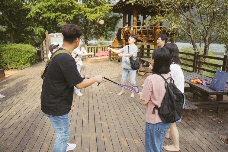 YTo1ODp7czo4OiJGaWxlTmFtZSI7czo0MDoiZTUxZGZmYTYtNDAwYS00Yzc3LWE0ZTUtMzY2Mjk1ZjUzMjUyLmpwZyI7czoxMjoiRmlsZURhdGVUaW1lIjtpOjE3NTcyMjM3MDc7czo4OiJGaWxlU2l6ZSI7aToxODkzOTY4O3M6ODoiRmlsZVR5cGUiO2k6MjtzOjg6Ik1pbWVUeXBlIjtzOjEwOiJpbWFnZS9qcGVnIjtzOjEzOiJTZWN0aW9uc0ZvdW5kIjtzOjMwOiJBTllfVEFHLCBJRkQwLCBUSFVNQk5BSUwsIEVYSUYiO3M6ODoiQ09NUFVURUQiO2E6OTp7czo0OiJodG1sIjtzOjI2OiJ3aWR0aD0iMTc1MiIgaGVpZ2h0PSIxMTY4IiI7czo2OiJIZWlnaHQiO2k6MTE2ODtzOjU6IldpZHRoIjtpOjE3NTI7czo3OiJJc0NvbG9yIjtpOjE7czoxNzoiQnl0ZU9yZGVyTW90b3JvbGEiO2k6MDtzOjE1OiJBcGVydHVyZUZOdW1iZXIiO3M6NToiZi8yLjgiO3M6OToiQ29weXJpZ2h0IjtzOjQ6IllBQkMiO3M6MTg6IlRodW1ibmFpbC5GaWxlVHlwZSI7aToyO3M6MTg6IlRodW1ibmFpbC5NaW1lVHlwZSI7czoxMDoiaW1hZ2UvanBlZyI7fXM6NDoiTWFrZSI7czo0OiJTT05ZIjtzOjU6Ik1vZGVsIjtzOjg6IklMQ0UtN000IjtzOjExOiJYUmVzb2x1dGlvbiI7czo1OiIyNDAvMSI7czoxMToiWVJlc29sdXRpb24iO3M6NToiMjQwLzEiO3M6MTQ6IlJlc29sdXRpb25Vbml0IjtpOjI7czo4OiJTb2Z0d2FyZSI7czo1MjoiQWRvYmUgUGhvdG9zaG9wIExpZ2h0cm9vbSBDbGFzc2ljIDE0LjUuMSAoTWFjaW50b3NoKSI7czo4OiJEYXRlVGltZSI7czoxOToiMjAyNTowOTowNyAxNDozOTo1NyI7czo2OiJBcnRpc3QiO3M6NzoiWUFCQ19TRyI7czo5OiJDb3B5cmlnaHQiO3M6NDoiWUFCQyI7czoxNjoiRXhpZl9JRkRfUG9pbnRlciI7aToyNTQ7czo5OiJUSFVNQk5BSUwiO2E6Njp7czoxMToiQ29tcHJlc3Npb24iO2k6NjtzOjExOiJYUmVzb2x1dGlvbiI7czo0OiI3Mi8xIjtzOjExOiJZUmVzb2x1dGlvbiI7czo0OiI3Mi8xIjtzOjE0OiJSZXNvbHV0aW9uVW5pdCI7aToyO3M6MjE6IkpQRUdJbnRlcmNoYW5nZUZvcm1hdCI7aToxMDQwO3M6Mjc6IkpQRUdJbnRlcmNoYW5nZUZvcm1hdExlbmd0aCI7aToxOTI1OTt9czoxMjoiRXhwb3N1cmVUaW1lIjtzOjU6IjEvMjUwIjtzOjc6IkZOdW1iZXIiO3M6NToiMjgvMTAiO3M6MTU6IkV4cG9zdXJlUHJvZ3JhbSI7aToxO3M6MTU6IklTT1NwZWVkUmF0aW5ncyI7aTo1MDtzOjE5OiJVbmRlZmluZWRUYWc6MHg4ODMwIjtpOjI7czoxOToiVW5kZWZpbmVkVGFnOjB4ODgzMiI7aTo1MDtzOjExOiJFeGlmVmVyc2lvbiI7czo0OiIwMjMyIjtzOjE2OiJEYXRlVGltZU9yaWdpbmFsIjtzOjE5OiIyMDI1OjA5OjA2IDE1OjU3OjIxIjtzOjE3OiJEYXRlVGltZURpZ2l0aXplZCI7czoxOToiMjAyNTowOTowNiAxNTo1NzoyMSI7czoxOToiVW5kZWZpbmVkVGFnOjB4OTAxMCI7czo2OiIrMDk6MDAiO3M6MTk6IlVuZGVmaW5lZFRhZzoweDkwMTEiO3M6NjoiKzA5OjAwIjtzOjE5OiJVbmRlZmluZWRUYWc6MHg5MDEyIjtzOjY6IiswOTowMCI7czoxNzoiU2h1dHRlclNwZWVkVmFsdWUiO3M6MTU6Ijc5NjU3ODQvMTAwMDAwMCI7czoxMzoiQXBlcnR1cmVWYWx1ZSI7czoxNToiMjk3MDg1NC8xMDAwMDAwIjtzOjE1OiJCcmlnaHRuZXNzVmFsdWUiO3M6MTA6IjE3MzQ0LzI1NjAiO3M6MTc6IkV4cG9zdXJlQmlhc1ZhbHVlIjtzOjQ6IjAvMTAiO3M6MTY6Ik1heEFwZXJ0dXJlVmFsdWUiO3M6NzoiNzYwLzI1NiI7czoxMjoiTWV0ZXJpbmdNb2RlIjtpOjU7czoxMToiTGlnaHRTb3VyY2UiO2k6MDtzOjU6IkZsYXNoIjtpOjEzO3M6MTE6IkZvY2FsTGVuZ3RoIjtzOjY6IjI0MC8xMCI7czoxODoiU3ViU2VjVGltZU9yaWdpbmFsIjtzOjM6Ijk2NSI7czoxOToiU3ViU2VjVGltZURpZ2l0aXplZCI7czozOiI5NjUiO3M6MTA6IkNvbG9yU3BhY2UiO2k6NjU1MzU7czoyMToiRm9jYWxQbGFuZVhSZXNvbHV0aW9uIjtzOjE0OiI2NDQ0OTMzOS8zMjc2OCI7czoyMToiRm9jYWxQbGFuZVlSZXNvbHV0aW9uIjtzOjE0OiI2NDQ0OTMzOS8zMjc2OCI7czoyNDoiRm9jYWxQbGFuZVJlc29sdXRpb25Vbml0IjtpOjM7czoxMDoiRmlsZVNvdXJjZSI7czoxOiIDIjtzOjk6IlNjZW5lVHlwZSI7czoxOiIBIjtzOjE0OiJDdXN0b21SZW5kZXJlZCI7aTowO3M6MTI6IkV4cG9zdXJlTW9kZSI7aToxO3M6MTI6IldoaXRlQmFsYW5jZSI7aToxO3M6MTY6IkRpZ2l0YWxab29tUmF0aW8iO3M6NToiMTYvMTYiO3M6MjE6IkZvY2FsTGVuZ3RoSW4zNW1tRmlsbSI7aToyNDtzOjE2OiJTY2VuZUNhcHR1cmVUeXBlIjtpOjA7czo4OiJDb250cmFzdCI7aTowO3M6MTA6IlNhdHVyYXRpb24iO2k6MDtzOjk6IlNoYXJwbmVzcyI7aTowO3M6MTk6IlVuZGVmaW5lZFRhZzoweEE0MzIiO2E6NDp7aTowO3M6NjoiMjQwLzEwIjtpOjE7czo2OiI3MDAvMTAiO2k6MjtzOjU6IjI4LzEwIjtpOjM7czo1OiIyOC8xMCI7fXM6MTk6IlVuZGVmaW5lZFRhZzoweEE0MzQiO3M6MjE6IkZFIDI0LTcwbW0gRjIuOCBHTSBJSSI7fQ==