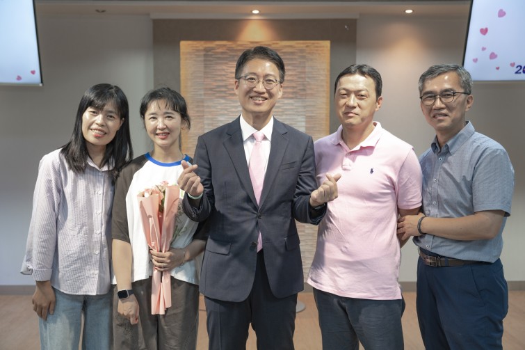 YTo1ODp7czo4OiJGaWxlTmFtZSI7czo0MDoiZjZhODg4ZTUtYzZmNi00YzRhLTk5YjUtMmNhYmQ3OGJhZjJjLmpwZyI7czoxMjoiRmlsZURhdGVUaW1lIjtpOjE3NTkyOTgzMTQ7czo4OiJGaWxlU2l6ZSI7aToxMTg4OTQyO3M6ODoiRmlsZVR5cGUiO2k6MjtzOjg6Ik1pbWVUeXBlIjtzOjEwOiJpbWFnZS9qcGVnIjtzOjEzOiJTZWN0aW9uc0ZvdW5kIjtzOjMwOiJBTllfVEFHLCBJRkQwLCBUSFVNQk5BSUwsIEVYSUYiO3M6ODoiQ09NUFVURUQiO2E6OTp7czo0OiJodG1sIjtzOjI2OiJ3aWR0aD0iMTc0MCIgaGVpZ2h0PSIxMTYwIiI7czo2OiJIZWlnaHQiO2k6MTE2MDtzOjU6IldpZHRoIjtpOjE3NDA7czo3OiJJc0NvbG9yIjtpOjE7czoxNzoiQnl0ZU9yZGVyTW90b3JvbGEiO2k6MDtzOjE1OiJBcGVydHVyZUZOdW1iZXIiO3M6NToiZi8yLjgiO3M6OToiQ29weXJpZ2h0IjtzOjQ6IllBQkMiO3M6MTg6IlRodW1ibmFpbC5GaWxlVHlwZSI7aToyO3M6MTg6IlRodW1ibmFpbC5NaW1lVHlwZSI7czoxMDoiaW1hZ2UvanBlZyI7fXM6NDoiTWFrZSI7czo0OiJTT05ZIjtzOjU6Ik1vZGVsIjtzOjg6IklMQ0UtN000IjtzOjExOiJYUmVzb2x1dGlvbiI7czo1OiIyNDAvMSI7czoxMToiWVJlc29sdXRpb24iO3M6NToiMjQwLzEiO3M6MTQ6IlJlc29sdXRpb25Vbml0IjtpOjI7czo4OiJTb2Z0d2FyZSI7czo1MjoiQWRvYmUgUGhvdG9zaG9wIExpZ2h0cm9vbSBDbGFzc2ljIDE0LjUuMSAoTWFjaW50b3NoKSI7czo4OiJEYXRlVGltZSI7czoxOToiMjAyNTowOTozMCAxMDoxNjowNSI7czo2OiJBcnRpc3QiO3M6NzoiWUFCQ19TRyI7czo5OiJDb3B5cmlnaHQiO3M6NDoiWUFCQyI7czoxNjoiRXhpZl9JRkRfUG9pbnRlciI7aToyNTQ7czo5OiJUSFVNQk5BSUwiO2E6Njp7czoxMToiQ29tcHJlc3Npb24iO2k6NjtzOjExOiJYUmVzb2x1dGlvbiI7czo0OiI3Mi8xIjtzOjExOiJZUmVzb2x1dGlvbiI7czo0OiI3Mi8xIjtzOjE0OiJSZXNvbHV0aW9uVW5pdCI7aToyO3M6MjE6IkpQRUdJbnRlcmNoYW5nZUZvcm1hdCI7aToxMDQwO3M6Mjc6IkpQRUdJbnRlcmNoYW5nZUZvcm1hdExlbmd0aCI7aToxNDc5NTt9czoxMjoiRXhwb3N1cmVUaW1lIjtzOjQ6IjEvNjAiO3M6NzoiRk51bWJlciI7czo1OiIyOC8xMCI7czoxNToiRXhwb3N1cmVQcm9ncmFtIjtpOjE7czoxNToiSVNPU3BlZWRSYXRpbmdzIjtpOjI1MDtzOjE5OiJVbmRlZmluZWRUYWc6MHg4ODMwIjtpOjI7czoxOToiVW5kZWZpbmVkVGFnOjB4ODgzMiI7aToyNTA7czoxMToiRXhpZlZlcnNpb24iO3M6NDoiMDIzMiI7czoxNjoiRGF0ZVRpbWVPcmlnaW5hbCI7czoxOToiMjAyNTowOToyOCAxNDowOTozOSI7czoxNzoiRGF0ZVRpbWVEaWdpdGl6ZWQiO3M6MTk6IjIwMjU6MDk6MjggMTQ6MDk6MzkiO3M6MTk6IlVuZGVmaW5lZFRhZzoweDkwMTAiO3M6NjoiKzA5OjAwIjtzOjE5OiJVbmRlZmluZWRUYWc6MHg5MDExIjtzOjY6IiswOTowMCI7czoxOToiVW5kZWZpbmVkVGFnOjB4OTAxMiI7czo2OiIrMDk6MDAiO3M6MTc6IlNodXR0ZXJTcGVlZFZhbHVlIjtzOjE1OiI1OTA2ODkxLzEwMDAwMDAiO3M6MTM6IkFwZXJ0dXJlVmFsdWUiO3M6MTU6IjI5NzA4NTQvMTAwMDAwMCI7czoxNToiQnJpZ2h0bmVzc1ZhbHVlIjtzOjk6IjY1MzQvMjU2MCI7czoxNzoiRXhwb3N1cmVCaWFzVmFsdWUiO3M6NDoiMC8xMCI7czoxNjoiTWF4QXBlcnR1cmVWYWx1ZSI7czo3OiI3NjAvMjU2IjtzOjEyOiJNZXRlcmluZ01vZGUiO2k6NTtzOjExOiJMaWdodFNvdXJjZSI7aToyNTU7czo1OiJGbGFzaCI7aToxMztzOjExOiJGb2NhbExlbmd0aCI7czo2OiIzOTAvMTAiO3M6MTg6IlN1YlNlY1RpbWVPcmlnaW5hbCI7czozOiIyNDciO3M6MTk6IlN1YlNlY1RpbWVEaWdpdGl6ZWQiO3M6MzoiMjQ3IjtzOjEwOiJDb2xvclNwYWNlIjtpOjY1NTM1O3M6MjE6IkZvY2FsUGxhbmVYUmVzb2x1dGlvbiI7czoxNDoiNjQ0NDkzMzkvMzI3NjgiO3M6MjE6IkZvY2FsUGxhbmVZUmVzb2x1dGlvbiI7czoxNDoiNjQ0NDkzMzkvMzI3NjgiO3M6MjQ6IkZvY2FsUGxhbmVSZXNvbHV0aW9uVW5pdCI7aTozO3M6MTA6IkZpbGVTb3VyY2UiO3M6MToiAyI7czo5OiJTY2VuZVR5cGUiO3M6MToiASI7czoxNDoiQ3VzdG9tUmVuZGVyZWQiO2k6MDtzOjEyOiJFeHBvc3VyZU1vZGUiO2k6MTtzOjEyOiJXaGl0ZUJhbGFuY2UiO2k6MTtzOjE2OiJEaWdpdGFsWm9vbVJhdGlvIjtzOjU6IjE2LzE2IjtzOjIxOiJGb2NhbExlbmd0aEluMzVtbUZpbG0iO2k6Mzk7czoxNjoiU2NlbmVDYXB0dXJlVHlwZSI7aTowO3M6ODoiQ29udHJhc3QiO2k6MDtzOjEwOiJTYXR1cmF0aW9uIjtpOjA7czo5OiJTaGFycG5lc3MiO2k6MDtzOjE5OiJVbmRlZmluZWRUYWc6MHhBNDMyIjthOjQ6e2k6MDtzOjY6IjI0MC8xMCI7aToxO3M6NjoiNzAwLzEwIjtpOjI7czo1OiIyOC8xMCI7aTozO3M6NToiMjgvMTAiO31zOjE5OiJVbmRlZmluZWRUYWc6MHhBNDM0IjtzOjIxOiJGRSAyNC03MG1tIEYyLjggR00gSUkiO30=