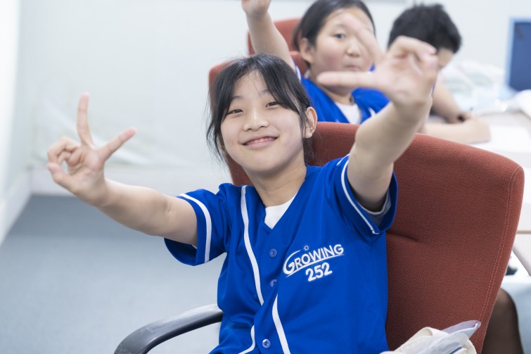 YTo1ODp7czo4OiJGaWxlTmFtZSI7czo0MDoiZjlkNTcxNjItNGU3NS00ZWVjLThjMTUtMDBiNDE2ZDI3MmQ1LmpwZyI7czoxMjoiRmlsZURhdGVUaW1lIjtpOjE3NTc4MjkxMjU7czo4OiJGaWxlU2l6ZSI7aToxMTExOTY4O3M6ODoiRmlsZVR5cGUiO2k6MjtzOjg6Ik1pbWVUeXBlIjtzOjEwOiJpbWFnZS9qcGVnIjtzOjEzOiJTZWN0aW9uc0ZvdW5kIjtzOjMwOiJBTllfVEFHLCBJRkQwLCBUSFVNQk5BSUwsIEVYSUYiO3M6ODoiQ09NUFVURUQiO2E6OTp7czo0OiJodG1sIjtzOjI2OiJ3aWR0aD0iMTcyMSIgaGVpZ2h0PSIxMTQ3IiI7czo2OiJIZWlnaHQiO2k6MTE0NztzOjU6IldpZHRoIjtpOjE3MjE7czo3OiJJc0NvbG9yIjtpOjE7czoxNzoiQnl0ZU9yZGVyTW90b3JvbGEiO2k6MDtzOjE1OiJBcGVydHVyZUZOdW1iZXIiO3M6NToiZi8yLjgiO3M6OToiQ29weXJpZ2h0IjtzOjQ6IllBQkMiO3M6MTg6IlRodW1ibmFpbC5GaWxlVHlwZSI7aToyO3M6MTg6IlRodW1ibmFpbC5NaW1lVHlwZSI7czoxMDoiaW1hZ2UvanBlZyI7fXM6NDoiTWFrZSI7czo0OiJTT05ZIjtzOjU6Ik1vZGVsIjtzOjg6IklMQ0UtN000IjtzOjExOiJYUmVzb2x1dGlvbiI7czo1OiIyNDAvMSI7czoxMToiWVJlc29sdXRpb24iO3M6NToiMjQwLzEiO3M6MTQ6IlJlc29sdXRpb25Vbml0IjtpOjI7czo4OiJTb2Z0d2FyZSI7czo1MjoiQWRvYmUgUGhvdG9zaG9wIExpZ2h0cm9vbSBDbGFzc2ljIDE0LjUuMSAoTWFjaW50b3NoKSI7czo4OiJEYXRlVGltZSI7czoxOToiMjAyNTowOToxNCAxNDo1MDo0NyI7czo2OiJBcnRpc3QiO3M6NzoiWUFCQ19TRyI7czo5OiJDb3B5cmlnaHQiO3M6NDoiWUFCQyI7czoxNjoiRXhpZl9JRkRfUG9pbnRlciI7aToyNTQ7czo5OiJUSFVNQk5BSUwiO2E6Njp7czoxMToiQ29tcHJlc3Npb24iO2k6NjtzOjExOiJYUmVzb2x1dGlvbiI7czo0OiI3Mi8xIjtzOjExOiJZUmVzb2x1dGlvbiI7czo0OiI3Mi8xIjtzOjE0OiJSZXNvbHV0aW9uVW5pdCI7aToyO3M6MjE6IkpQRUdJbnRlcmNoYW5nZUZvcm1hdCI7aToxMDQwO3M6Mjc6IkpQRUdJbnRlcmNoYW5nZUZvcm1hdExlbmd0aCI7aToxMjk5Mjt9czoxMjoiRXhwb3N1cmVUaW1lIjtzOjU6IjEvMTAwIjtzOjc6IkZOdW1iZXIiO3M6NToiMjgvMTAiO3M6MTU6IkV4cG9zdXJlUHJvZ3JhbSI7aToxO3M6MTU6IklTT1NwZWVkUmF0aW5ncyI7aTo2NDA7czoxOToiVW5kZWZpbmVkVGFnOjB4ODgzMCI7aToyO3M6MTk6IlVuZGVmaW5lZFRhZzoweDg4MzIiO2k6NjQwO3M6MTE6IkV4aWZWZXJzaW9uIjtzOjQ6IjAyMzIiO3M6MTY6IkRhdGVUaW1lT3JpZ2luYWwiO3M6MTk6IjIwMjU6MDk6MTQgMTQ6MTg6MDYiO3M6MTc6IkRhdGVUaW1lRGlnaXRpemVkIjtzOjE5OiIyMDI1OjA5OjE0IDE0OjE4OjA2IjtzOjE5OiJVbmRlZmluZWRUYWc6MHg5MDEwIjtzOjY6IiswOTowMCI7czoxOToiVW5kZWZpbmVkVGFnOjB4OTAxMSI7czo2OiIrMDk6MDAiO3M6MTk6IlVuZGVmaW5lZFRhZzoweDkwMTIiO3M6NjoiKzA5OjAwIjtzOjE3OiJTaHV0dGVyU3BlZWRWYWx1ZSI7czoxNToiNjY0Mzg1Ni8xMDAwMDAwIjtzOjEzOiJBcGVydHVyZVZhbHVlIjtzOjE1OiIyOTcwODU0LzEwMDAwMDAiO3M6MTU6IkJyaWdodG5lc3NWYWx1ZSI7czo5OiI4NTc0LzI1NjAiO3M6MTc6IkV4cG9zdXJlQmlhc1ZhbHVlIjtzOjQ6IjAvMTAiO3M6MTY6Ik1heEFwZXJ0dXJlVmFsdWUiO3M6NzoiNzYwLzI1NiI7czoxMjoiTWV0ZXJpbmdNb2RlIjtpOjU7czoxMToiTGlnaHRTb3VyY2UiO2k6MjU1O3M6NToiRmxhc2giO2k6MTY7czoxMToiRm9jYWxMZW5ndGgiO3M6NjoiNzAwLzEwIjtzOjE4OiJTdWJTZWNUaW1lT3JpZ2luYWwiO3M6MzoiNzA5IjtzOjE5OiJTdWJTZWNUaW1lRGlnaXRpemVkIjtzOjM6IjcwOSI7czoxMDoiQ29sb3JTcGFjZSI7aTo2NTUzNTtzOjIxOiJGb2NhbFBsYW5lWFJlc29sdXRpb24iO3M6MTQ6IjY0NDQ5MzM5LzMyNzY4IjtzOjIxOiJGb2NhbFBsYW5lWVJlc29sdXRpb24iO3M6MTQ6IjY0NDQ5MzM5LzMyNzY4IjtzOjI0OiJGb2NhbFBsYW5lUmVzb2x1dGlvblVuaXQiO2k6MztzOjEwOiJGaWxlU291cmNlIjtzOjE6IgMiO3M6OToiU2NlbmVUeXBlIjtzOjE6IgEiO3M6MTQ6IkN1c3RvbVJlbmRlcmVkIjtpOjA7czoxMjoiRXhwb3N1cmVNb2RlIjtpOjE7czoxMjoiV2hpdGVCYWxhbmNlIjtpOjE7czoxNjoiRGlnaXRhbFpvb21SYXRpbyI7czo1OiIxNi8xNiI7czoyMToiRm9jYWxMZW5ndGhJbjM1bW1GaWxtIjtpOjcwO3M6MTY6IlNjZW5lQ2FwdHVyZVR5cGUiO2k6MDtzOjg6IkNvbnRyYXN0IjtpOjA7czoxMDoiU2F0dXJhdGlvbiI7aTowO3M6OToiU2hhcnBuZXNzIjtpOjA7czoxOToiVW5kZWZpbmVkVGFnOjB4QTQzMiI7YTo0OntpOjA7czo2OiIyNDAvMTAiO2k6MTtzOjY6IjcwMC8xMCI7aToyO3M6NToiMjgvMTAiO2k6MztzOjU6IjI4LzEwIjt9czoxOToiVW5kZWZpbmVkVGFnOjB4QTQzNCI7czoyMToiRkUgMjQtNzBtbSBGMi44IEdNIElJIjt9